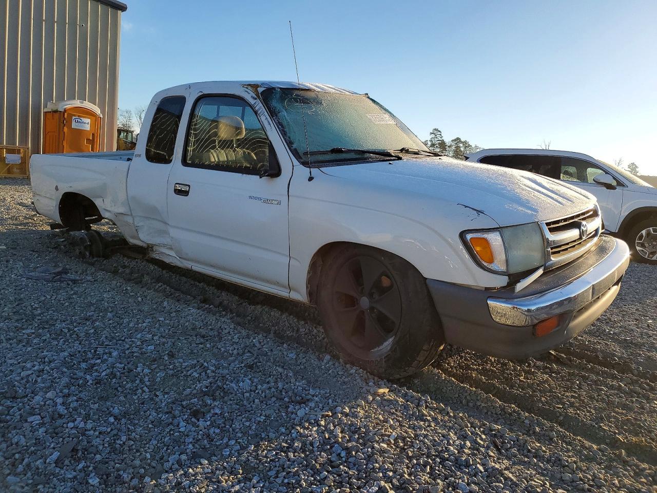 1999 Toyota Tacoma Xtracab White vin: 4TAVL52N0XZ570875