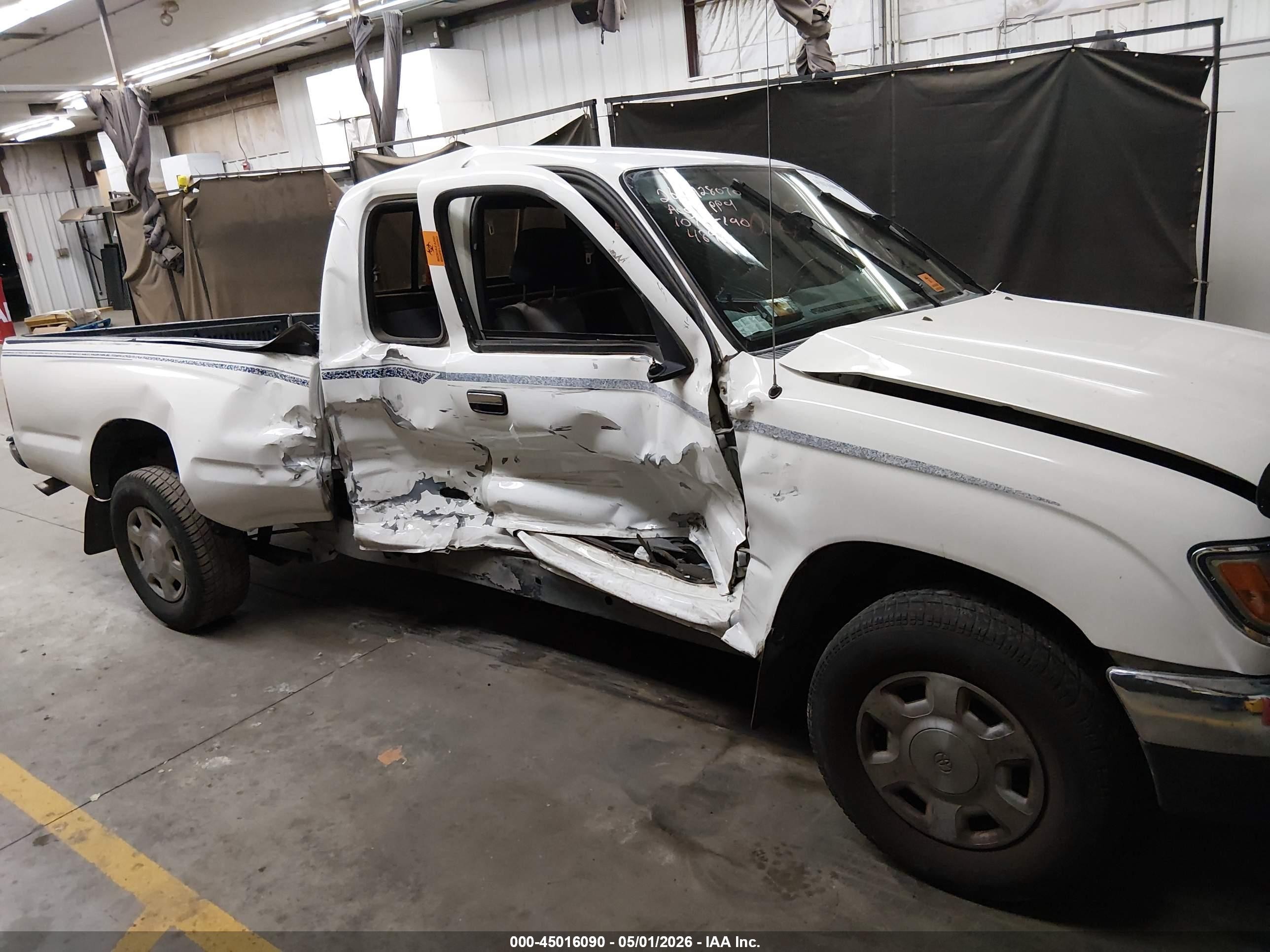1996 Toyota Tacoma Xtracab White vin: 4TAVL52N1TZ114846