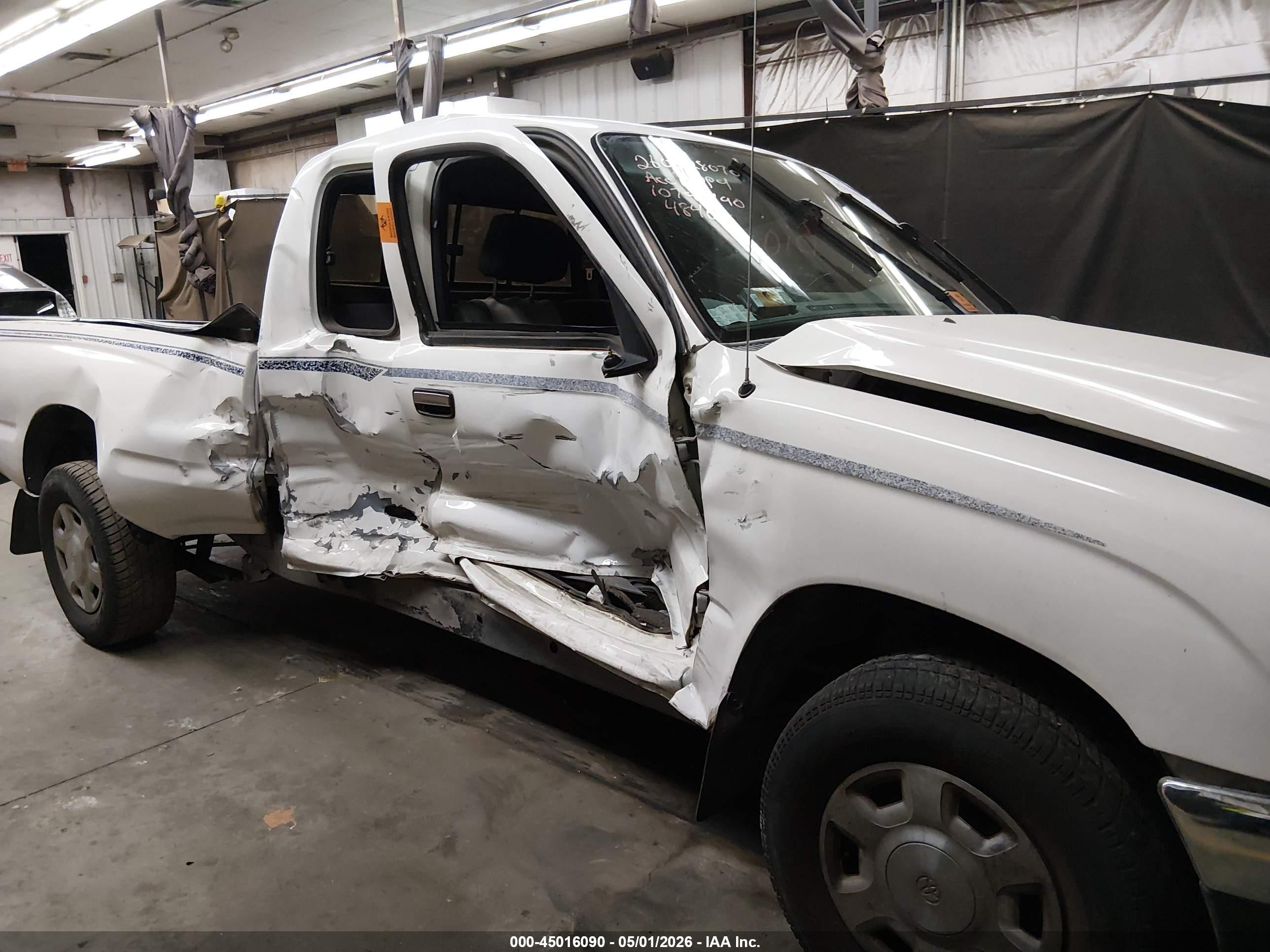 1996 Toyota Tacoma Xtracab White vin: 4TAVL52N1TZ114846