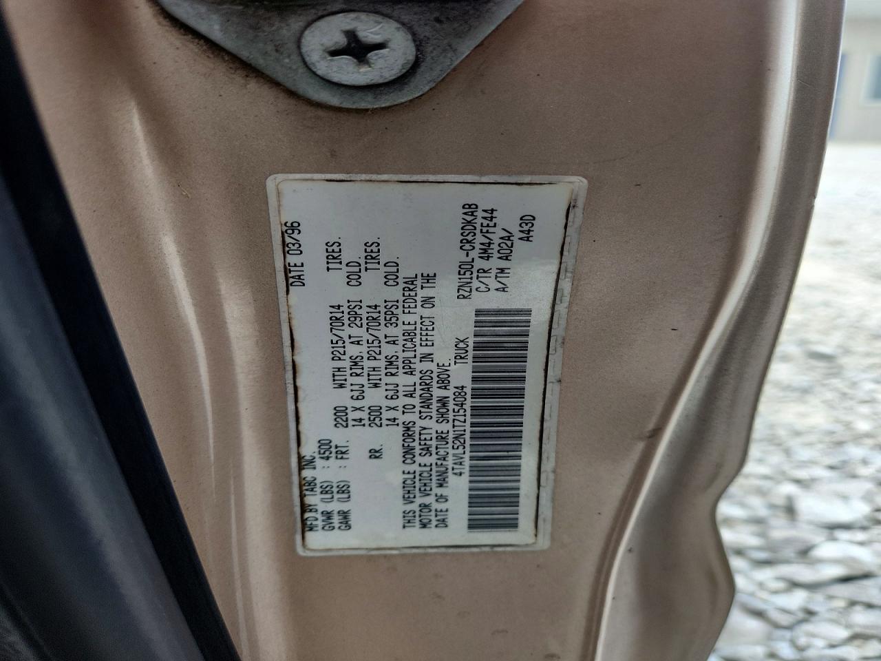 1996 Toyota Tacoma Xtracab Gold vin: 4TAVL52N1TZ154084