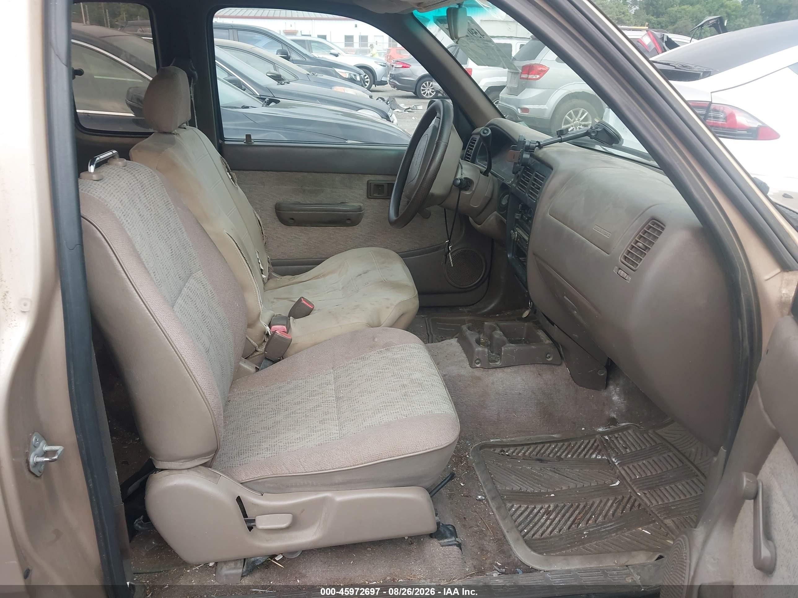 1998 Toyota Tacoma   Beige vin: 4TAVL52N1WZ070819