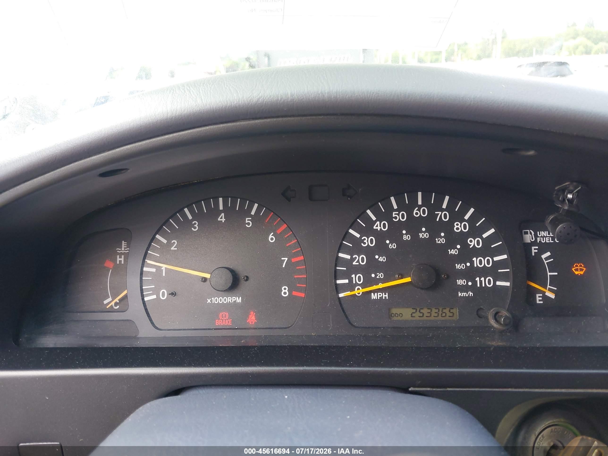 1998 Toyota Tacoma   Red vin: 4TAVL52N1WZ095171