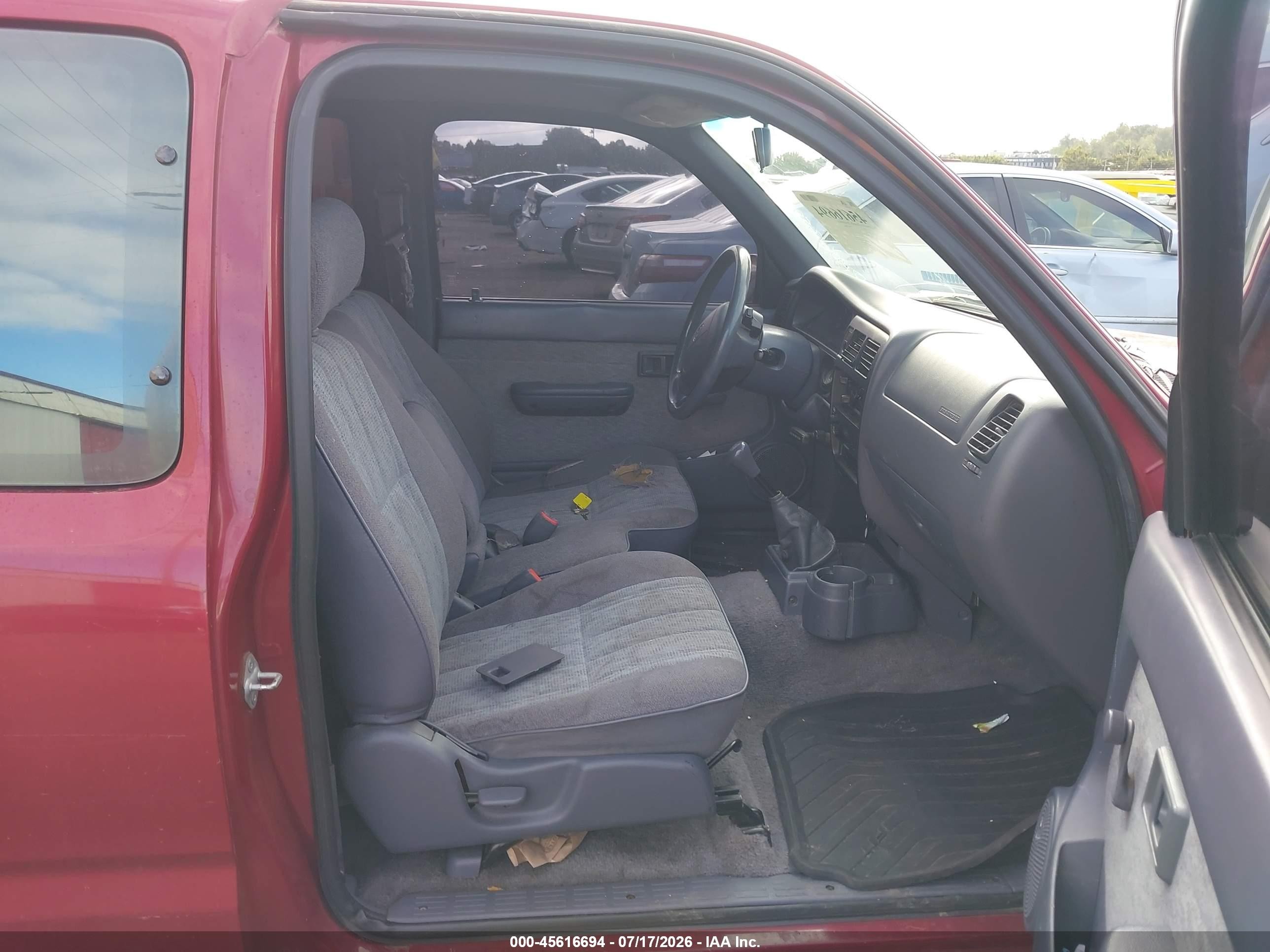 1998 Toyota Tacoma   Red vin: 4TAVL52N1WZ095171