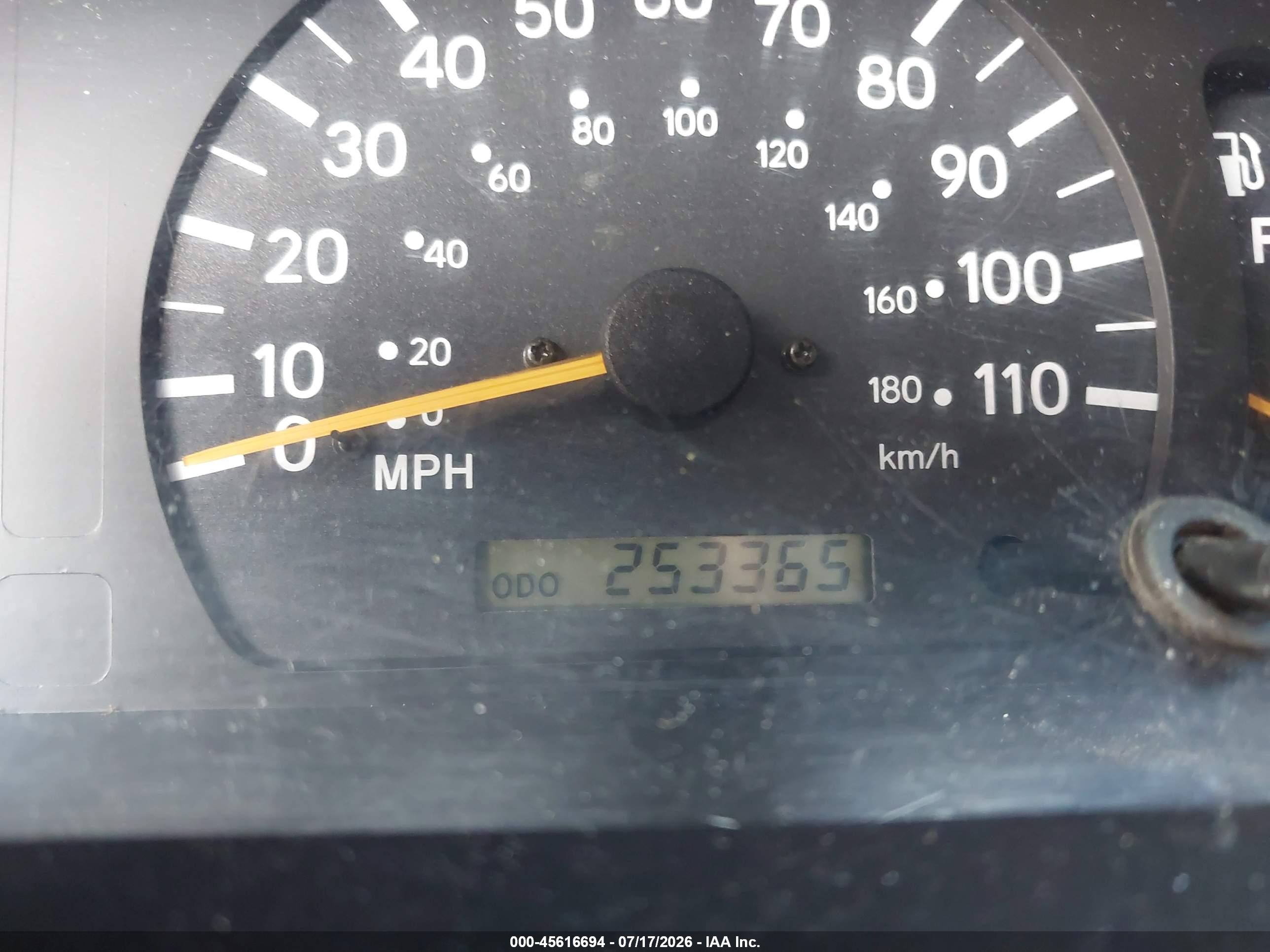 1998 Toyota Tacoma   Red vin: 4TAVL52N1WZ095171