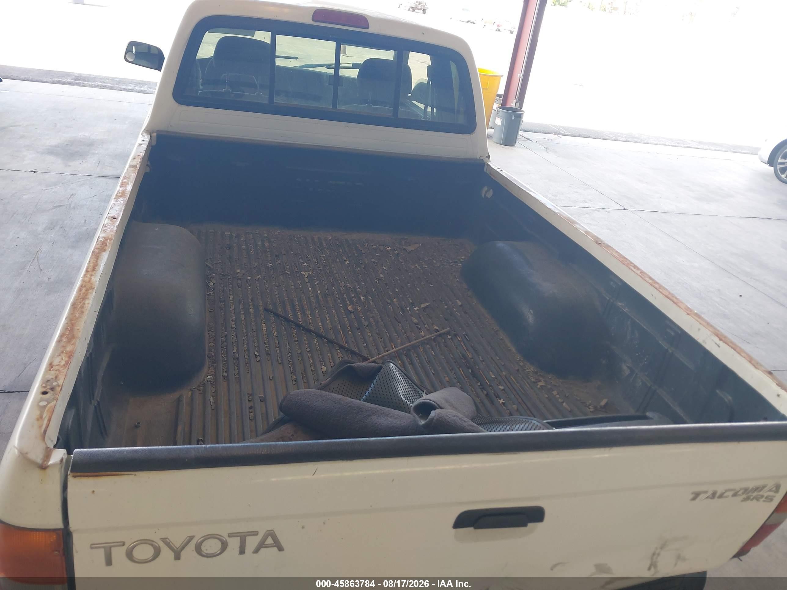 1999 Toyota Tacoma White vin: 4TAVL52N1XZ516971