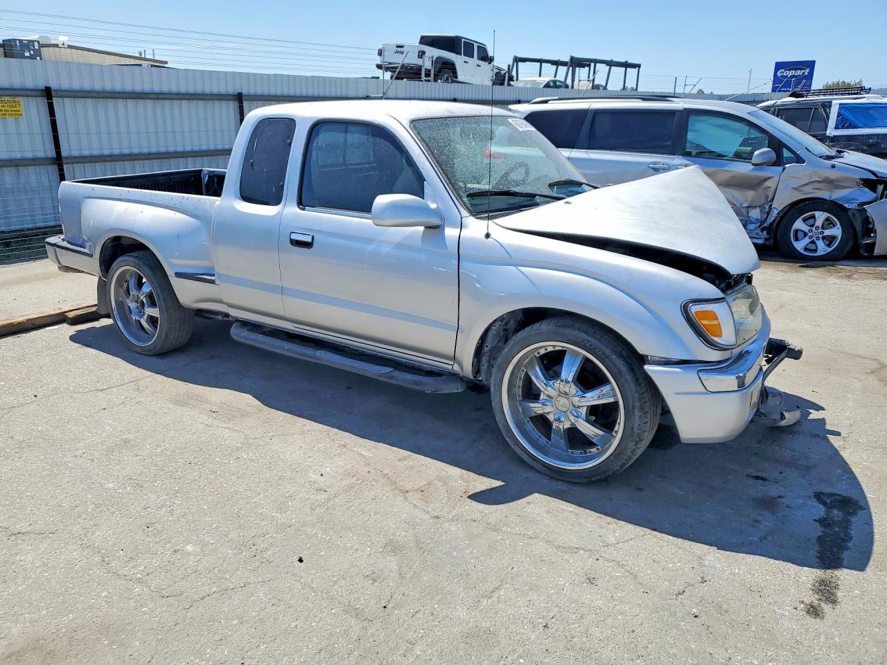 2000 Toyota Tacoma Xtracab Серебряный vin: 4TAVL52N1YZ636223