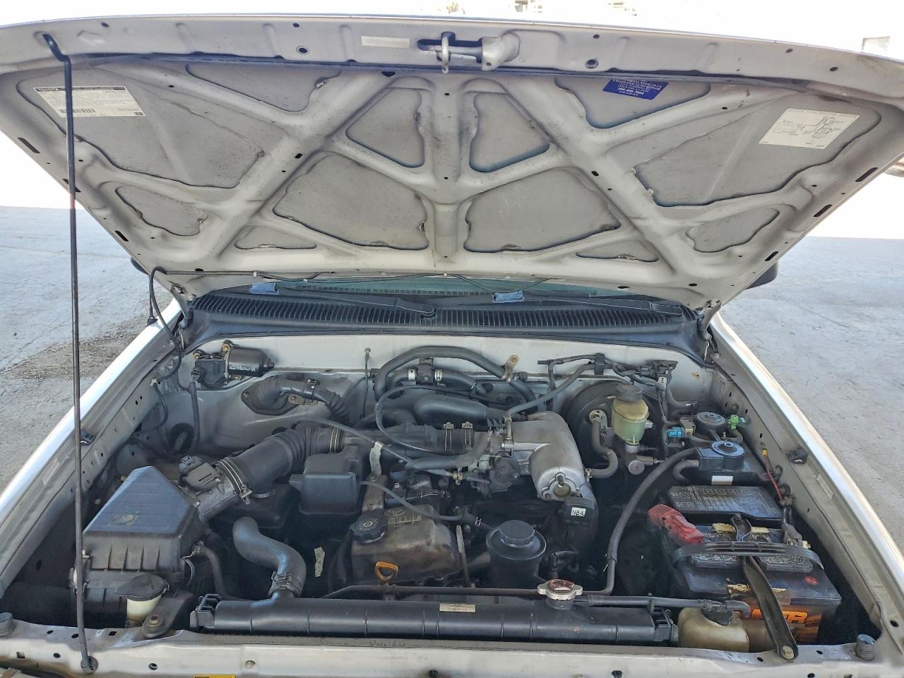 2000 Toyota Tacoma Xtracab Silver vin: 4TAVL52N1YZ641891