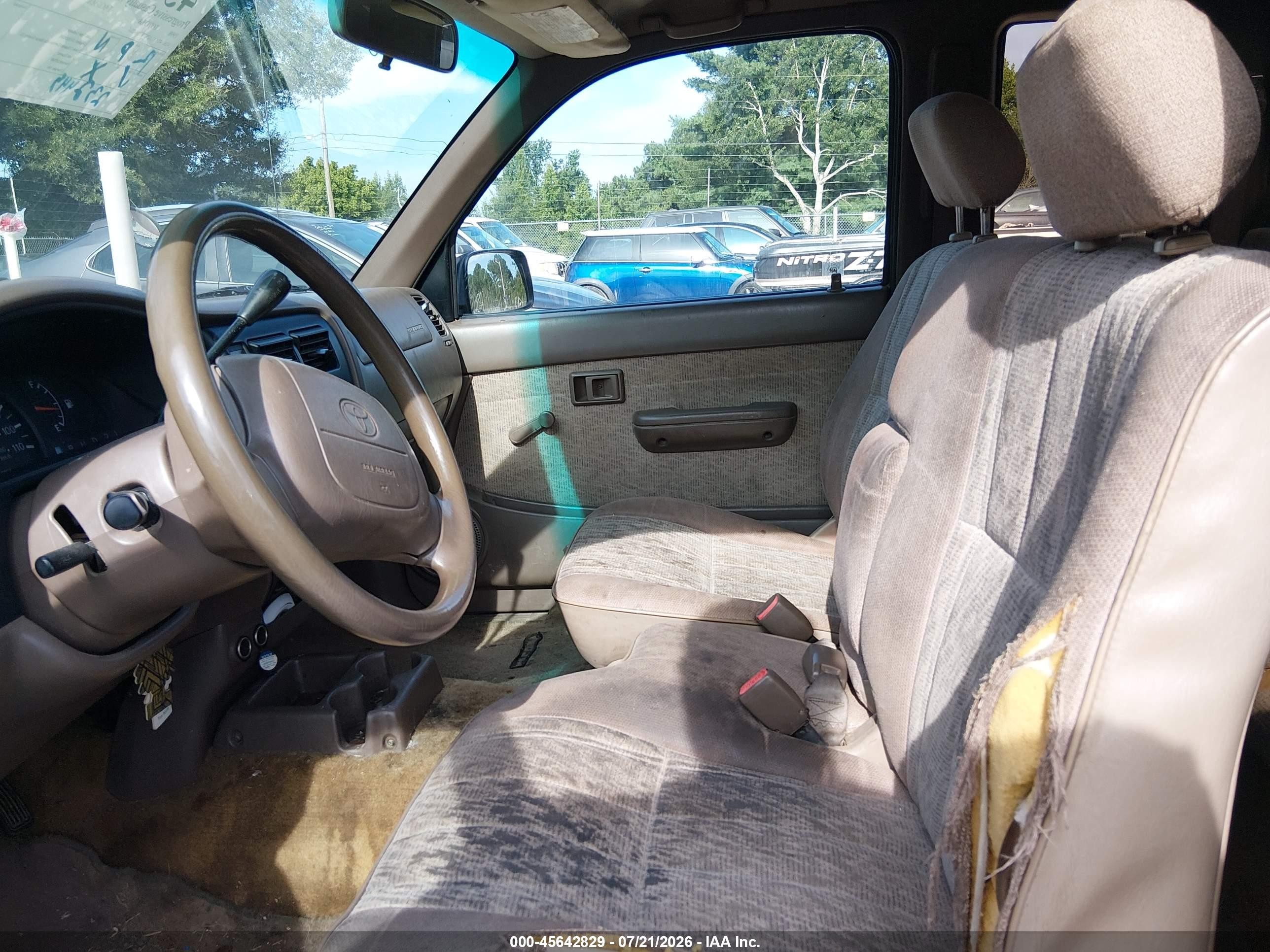 1998 Toyota Tacoma Gold vin: 4TAVL52N2WZ064284