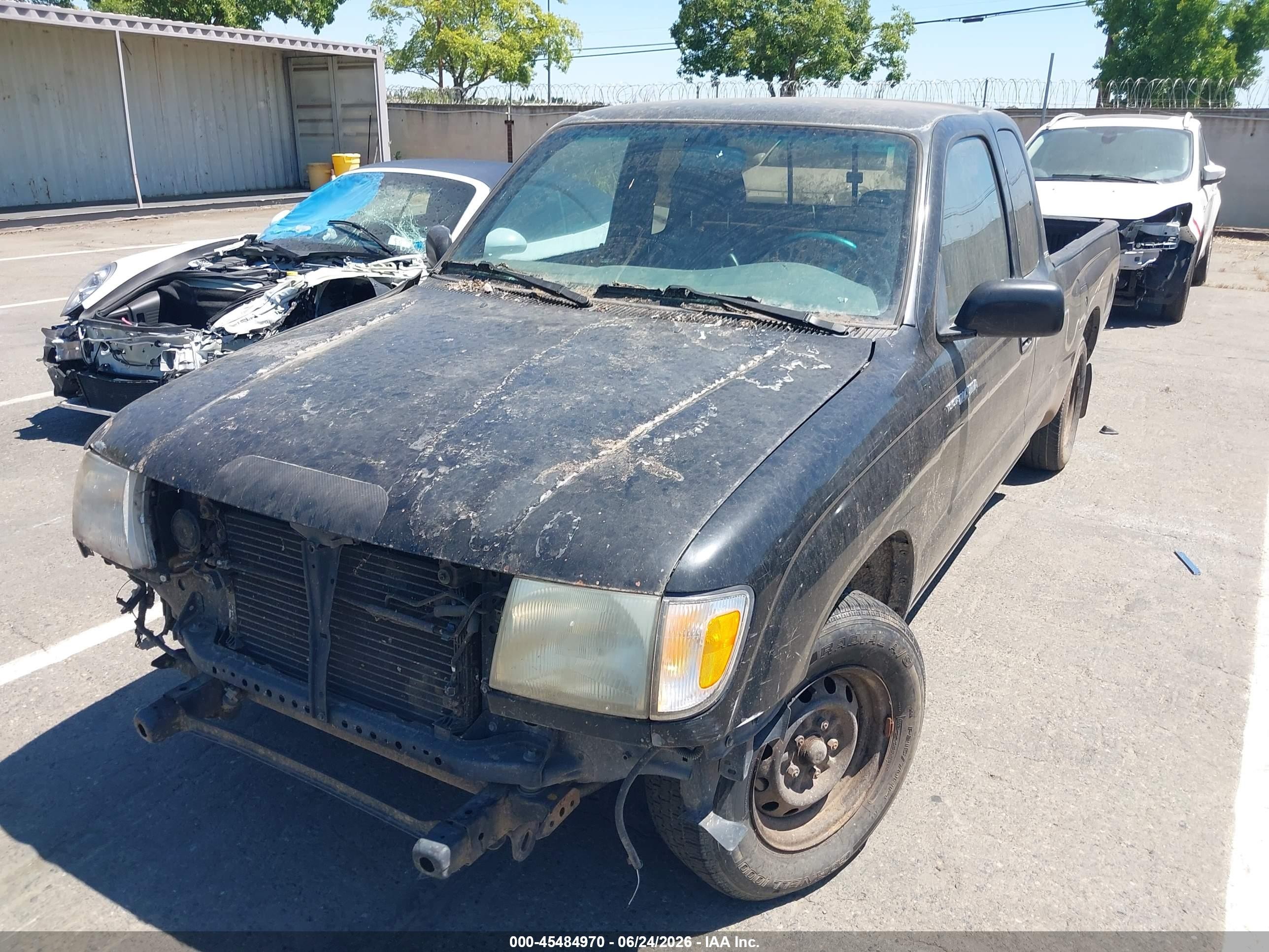 1998 Toyota Tacoma   Black vin: 4TAVL52N2WZ085099