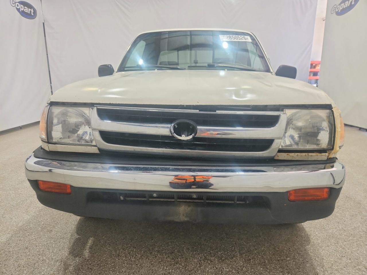 1998 Toyota Tacoma Xtracab White vin: 4TAVL52N2WZ146385