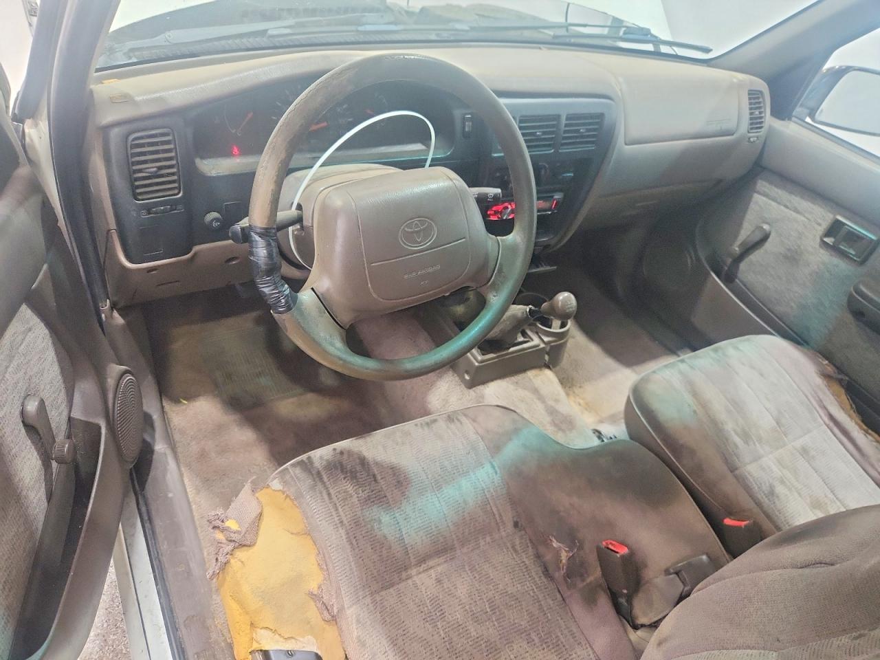 1998 Toyota Tacoma Xtracab White vin: 4TAVL52N2WZ146385