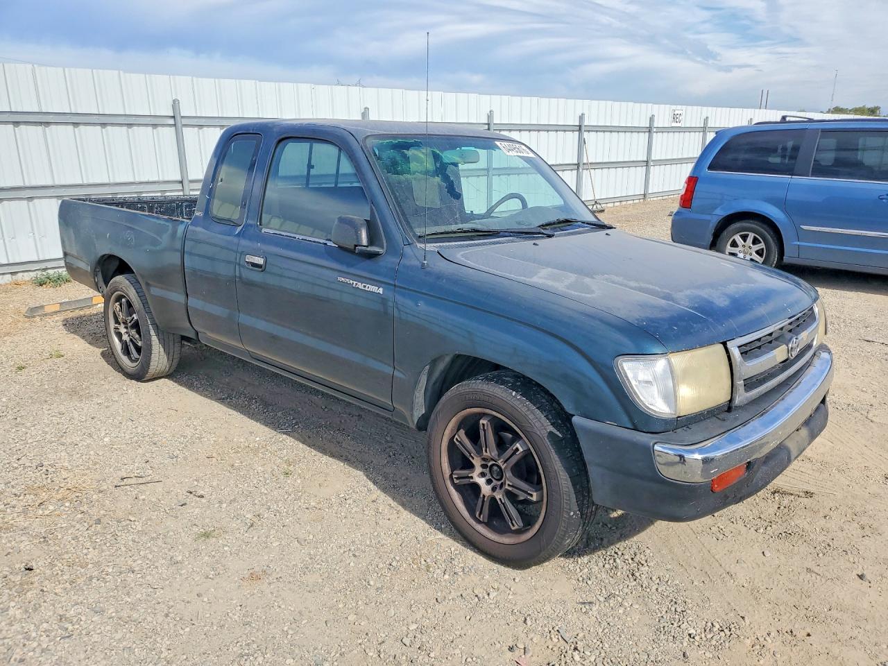 1998 Toyota Tacoma Base Green vin: 4TAVL52N2WZ174414