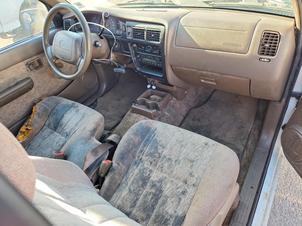 1999 Toyota Tacoma Base White vin: 4TAVL52N2XZ442167