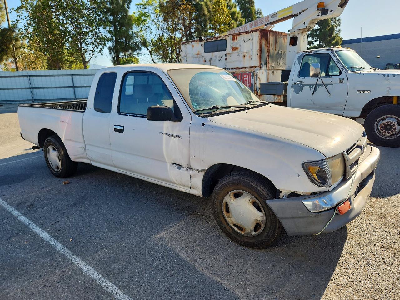 1999 Toyota Tacoma Base White vin: 4TAVL52N2XZ442167