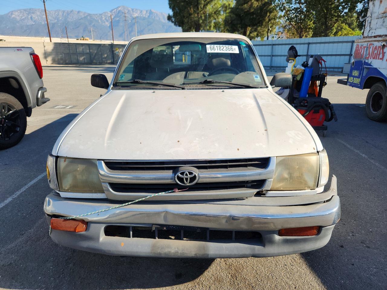 1999 Toyota Tacoma Base White vin: 4TAVL52N2XZ442167