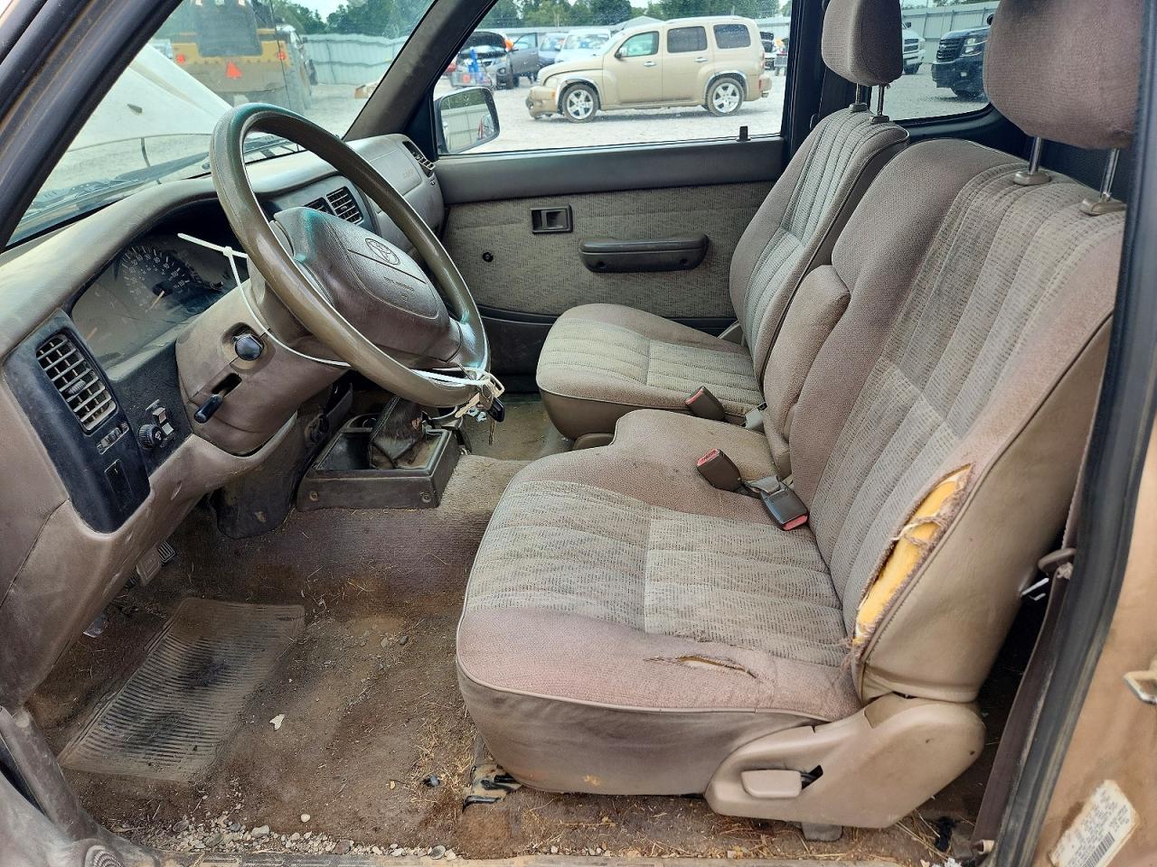 1999 Toyota Tacoma Xtracab Gold vin: 4TAVL52N2XZ472396