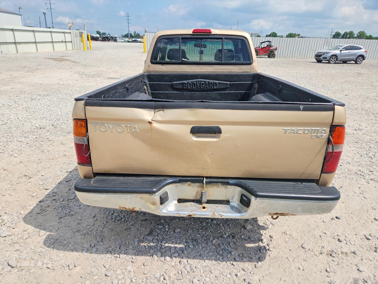 1999 Toyota Tacoma Xtracab Gold vin: 4TAVL52N2XZ472396