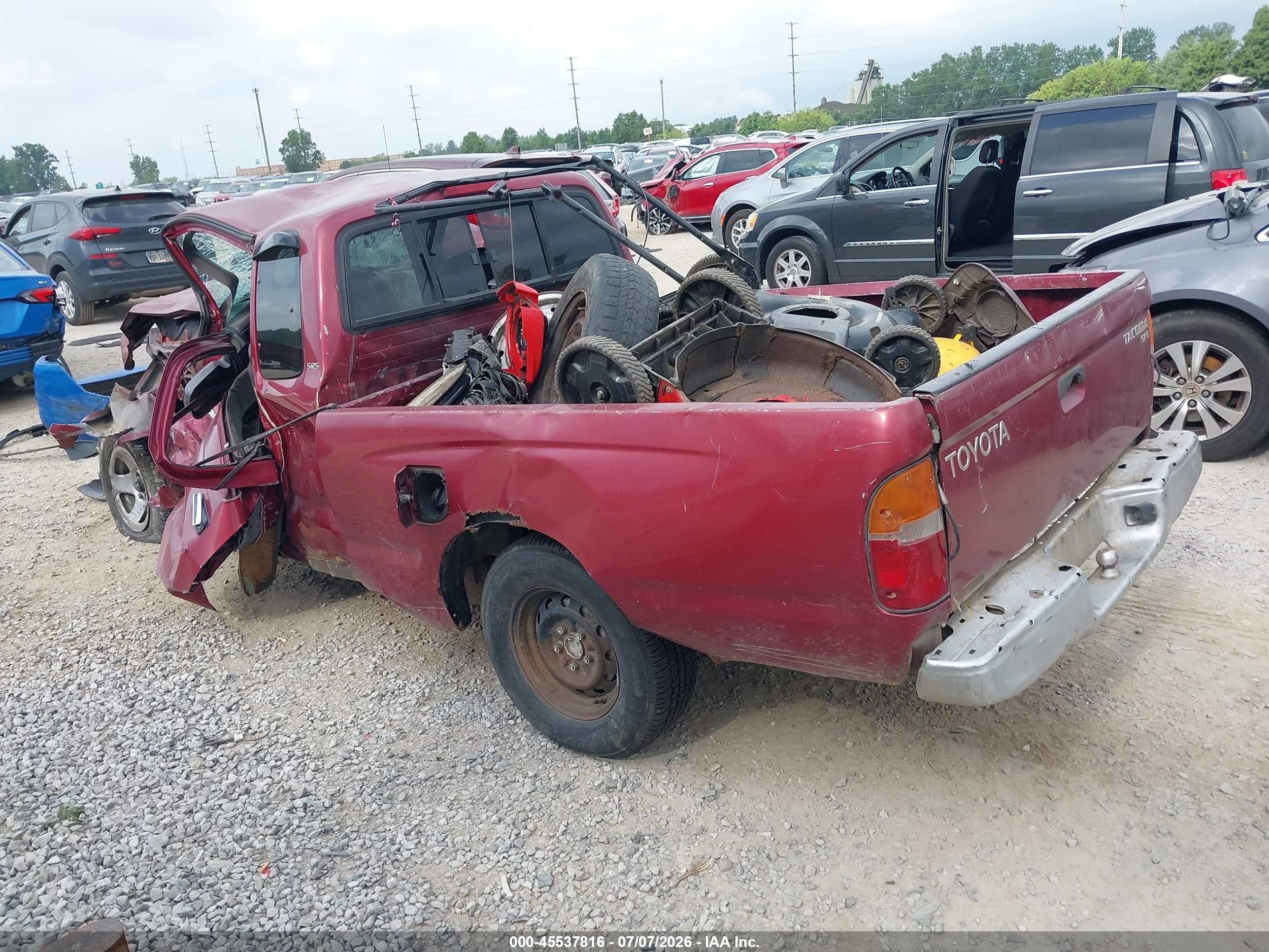 2000 Toyota Tacoma   Red vin: 4TAVL52N2YZ606034