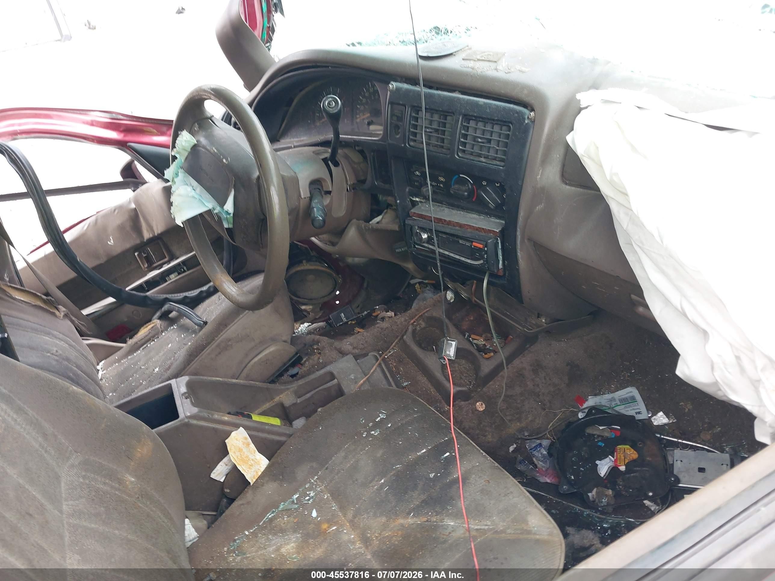 2000 Toyota Tacoma   Red vin: 4TAVL52N2YZ606034