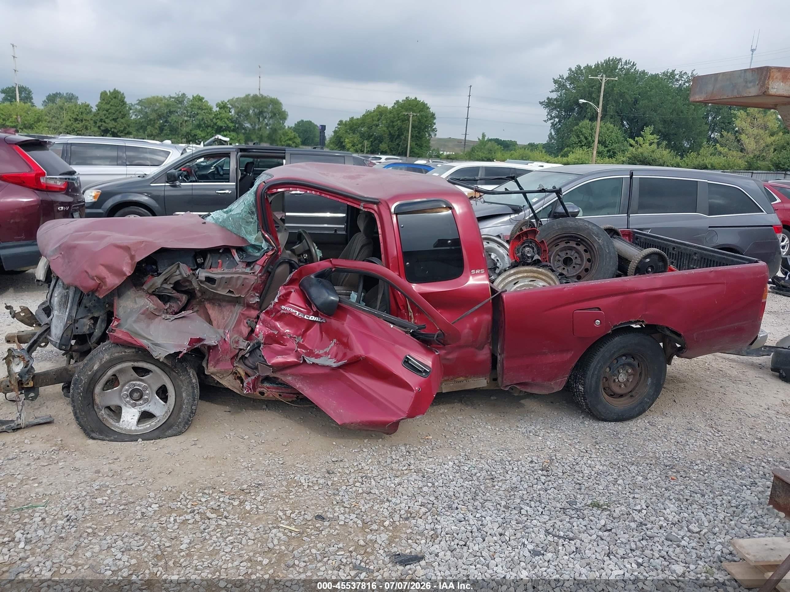 2000 Toyota Tacoma   Red vin: 4TAVL52N2YZ606034