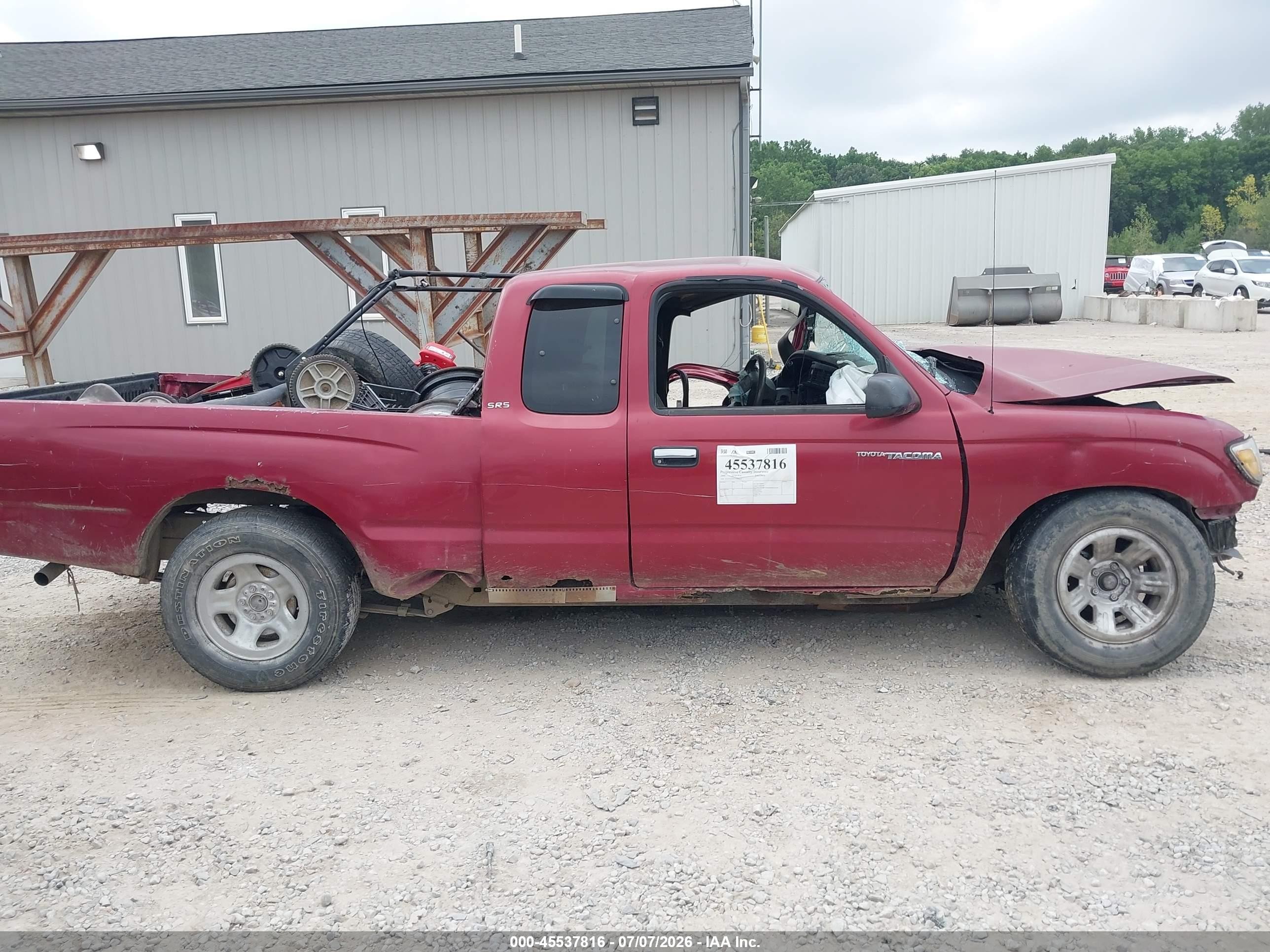 2000 Toyota Tacoma   Red vin: 4TAVL52N2YZ606034