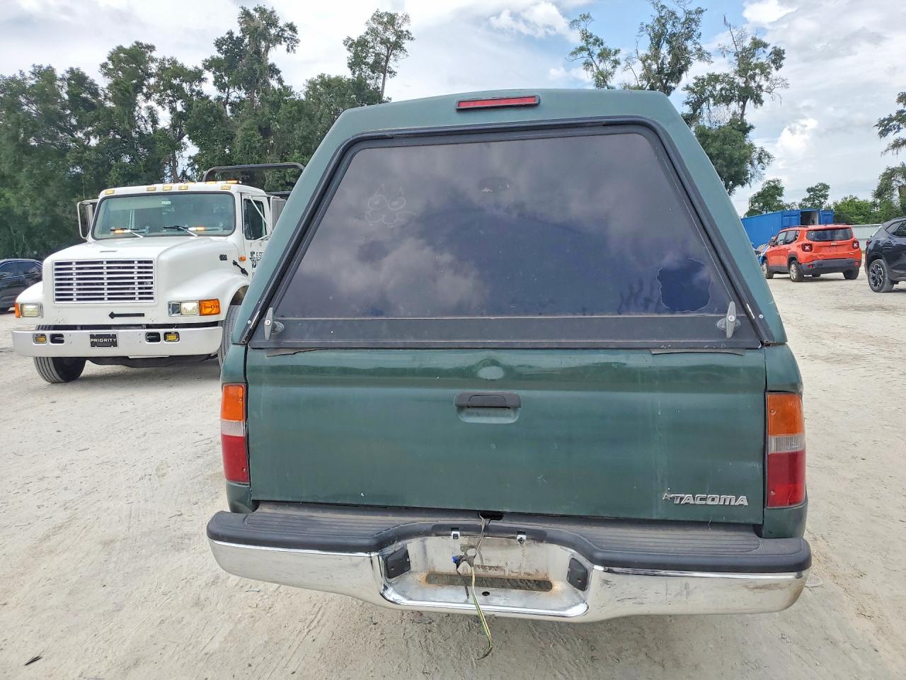 1998 Toyota Tacoma Base Green vin: 4TAVL52N3WZ015255