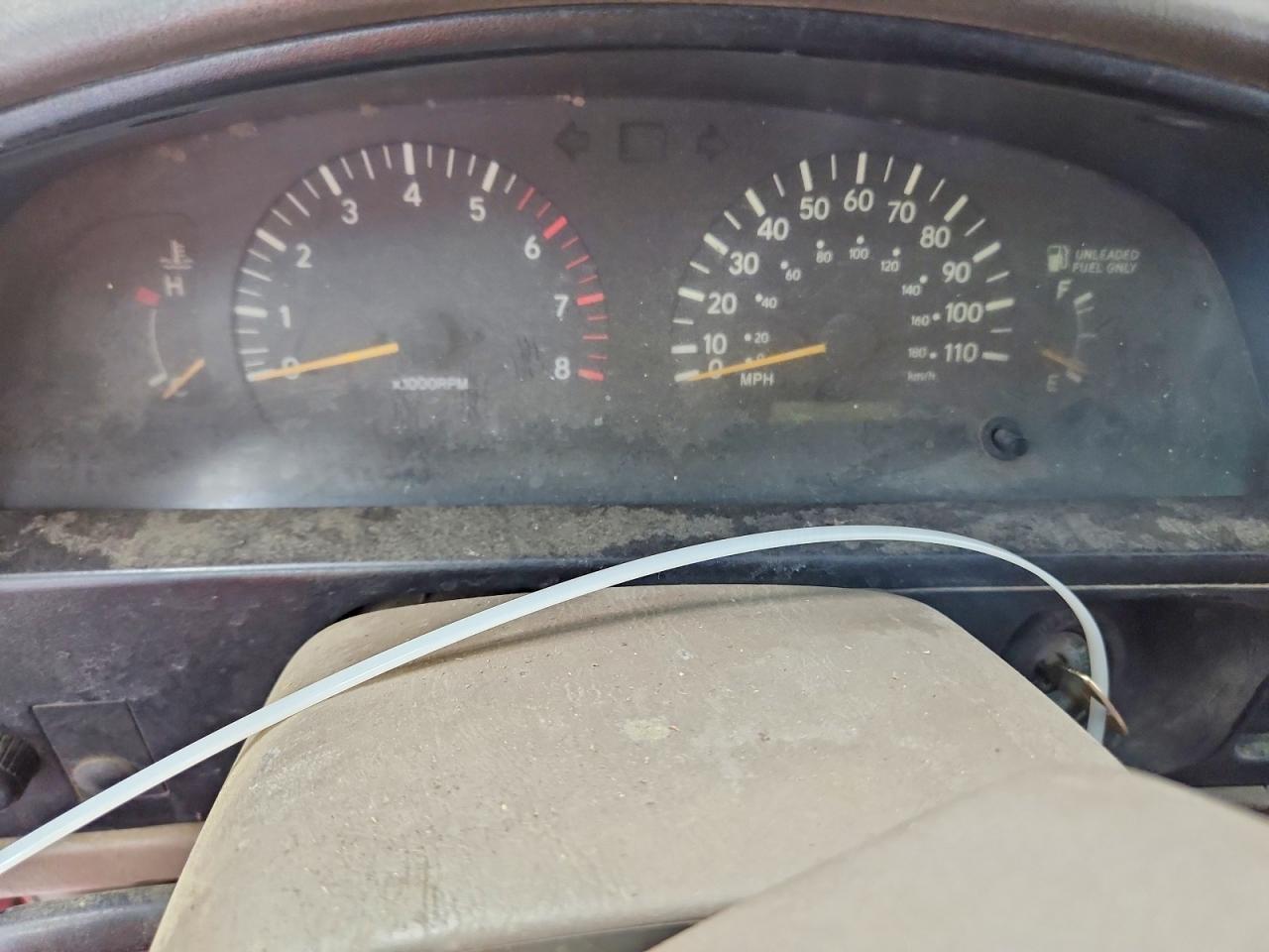 2000 Toyota Tacoma Base Red vin: 4TAVL52N3YZ659597