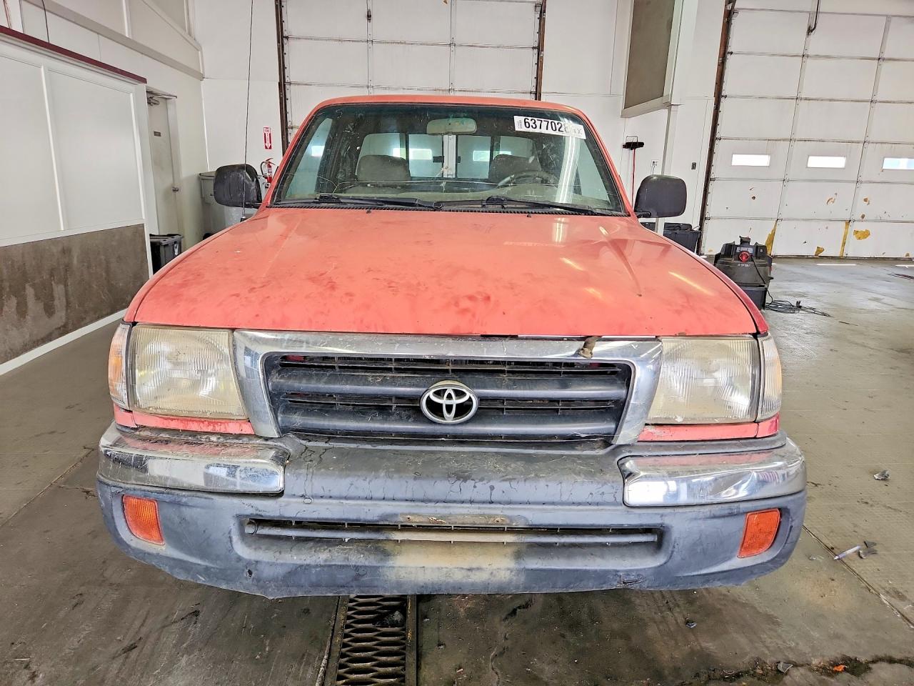 2000 Toyota Tacoma Base Red vin: 4TAVL52N3YZ659597