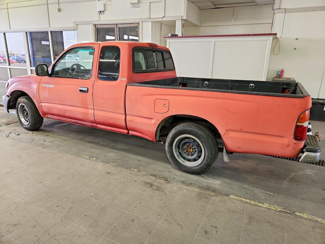 2000 Toyota Tacoma Base Red vin: 4TAVL52N3YZ659597