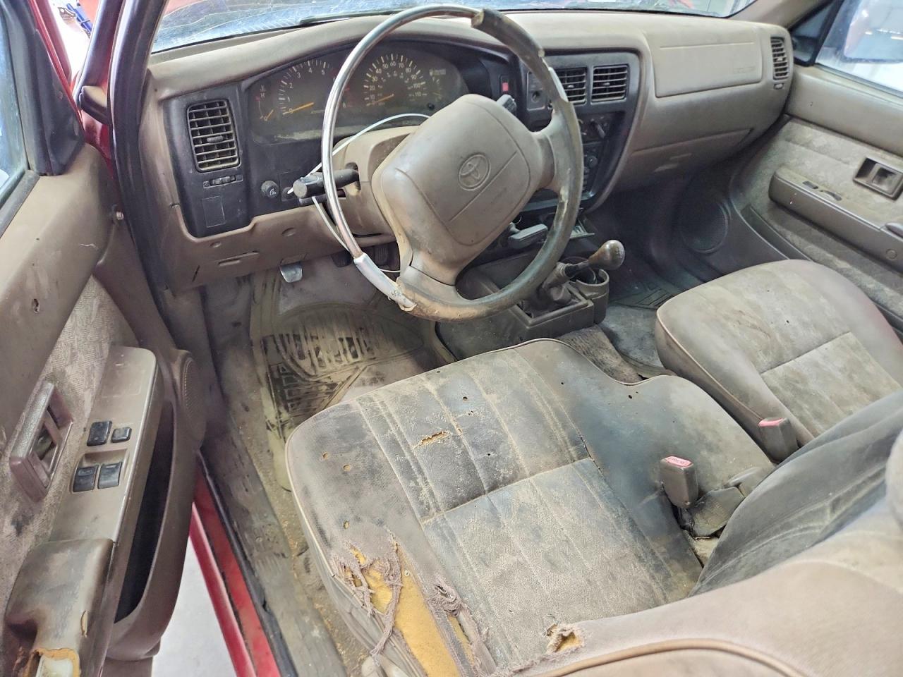 2000 Toyota Tacoma Base Red vin: 4TAVL52N3YZ659597