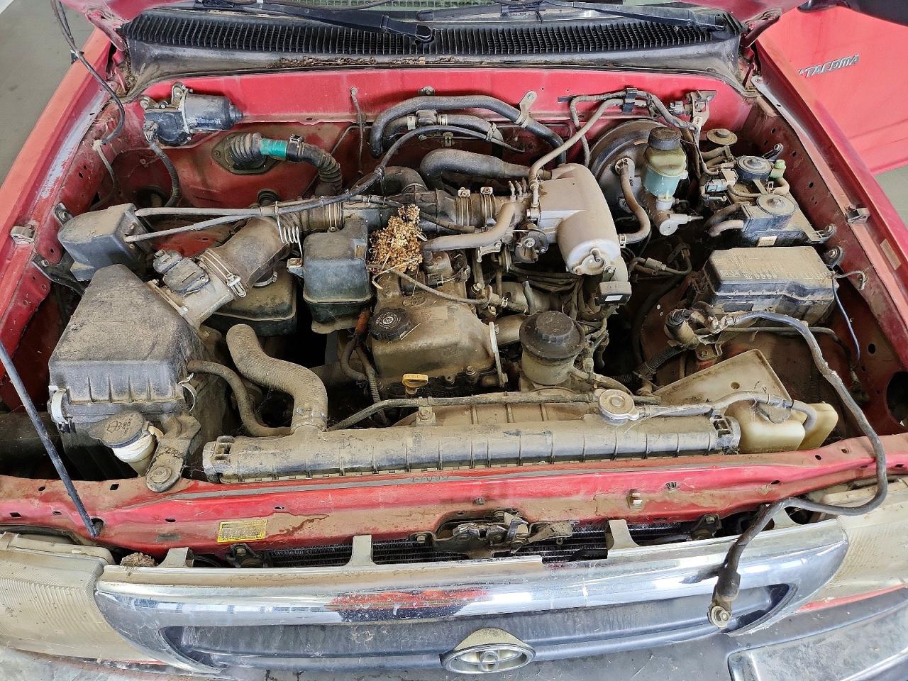 2000 Toyota Tacoma Base Red vin: 4TAVL52N3YZ659597