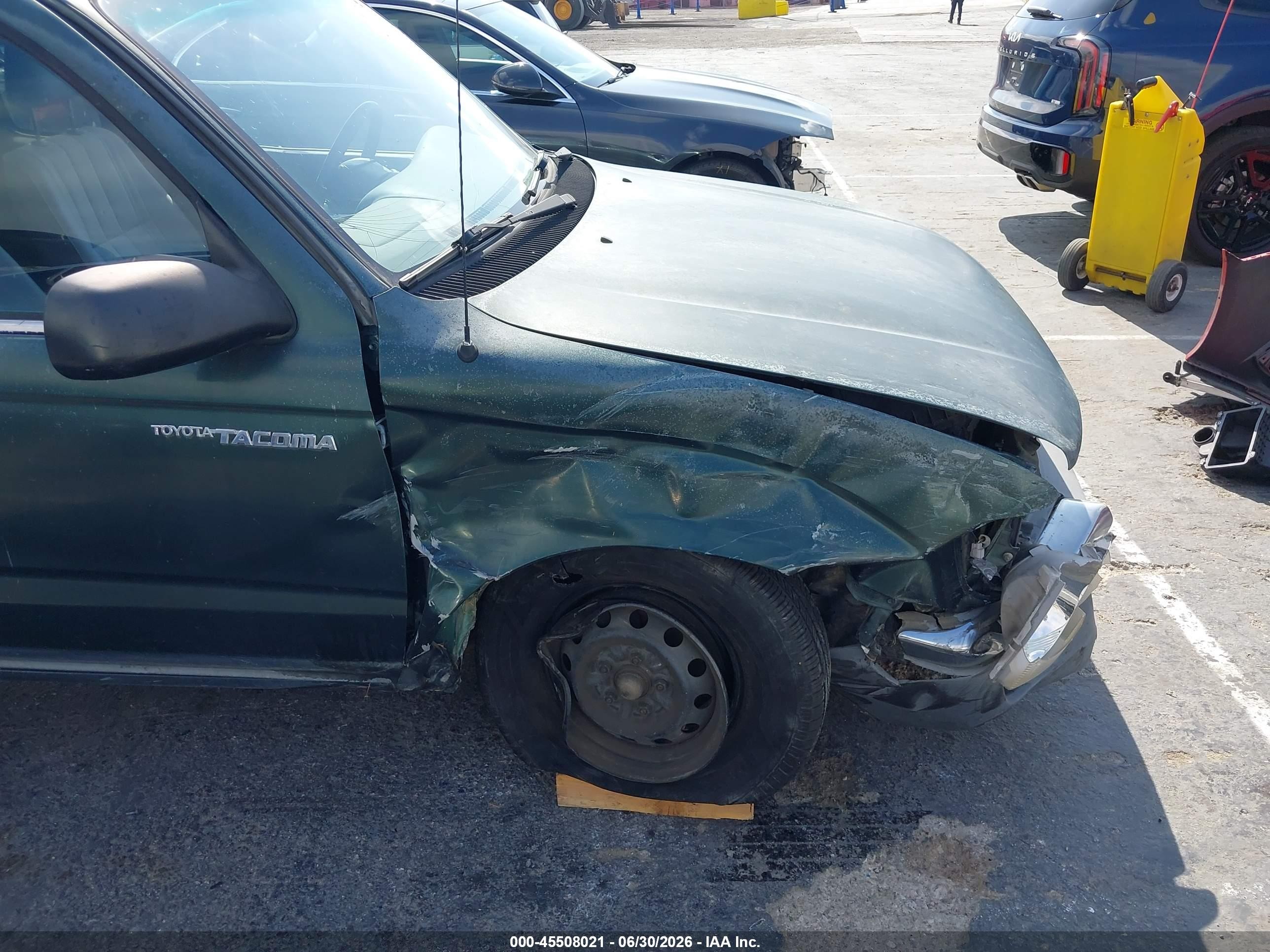 2000 Toyota Tacoma   Green vin: 4TAVL52N3YZ664914
