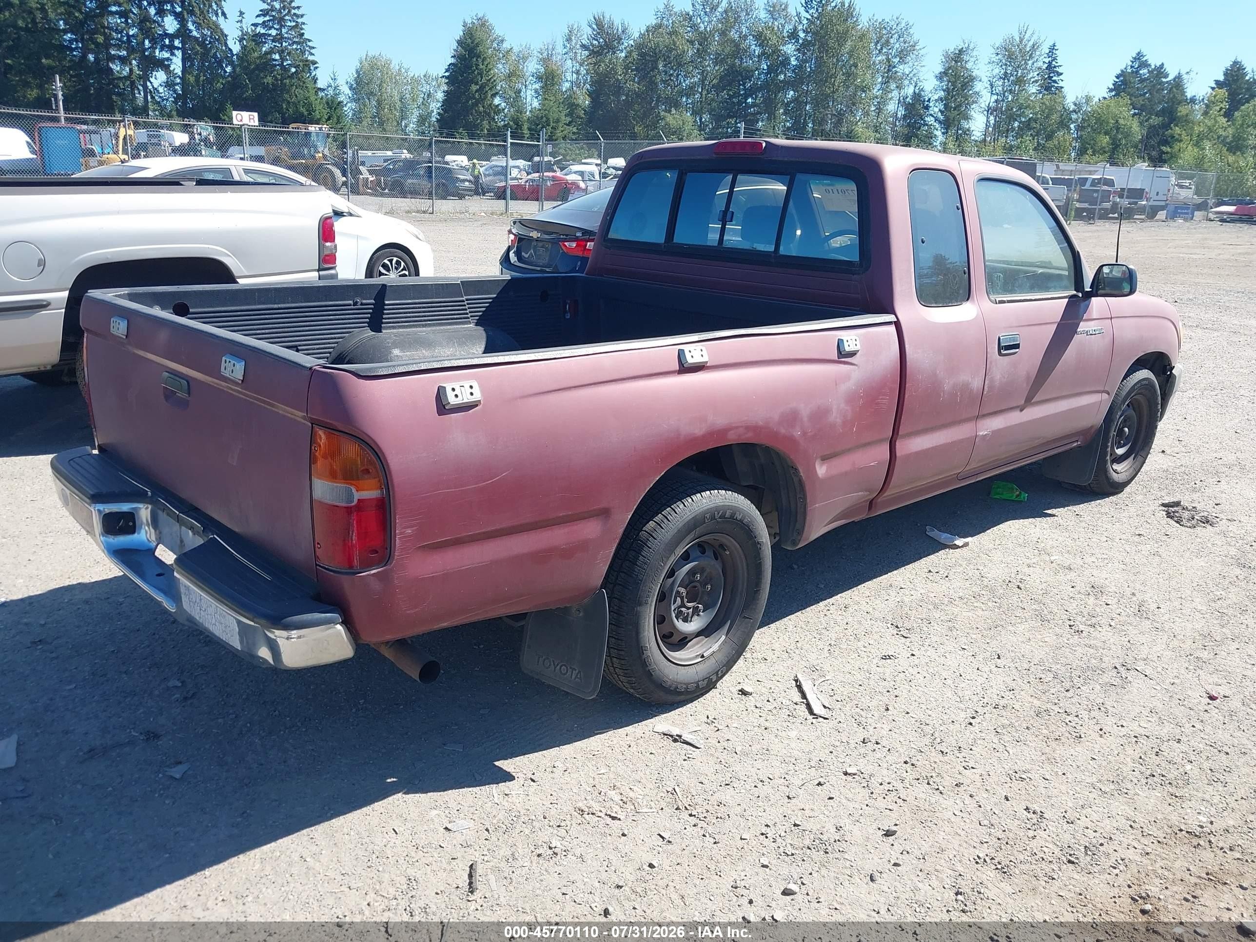 1998 Toyota Tacoma   Burgundy vin: 4TAVL52N4WZ007844