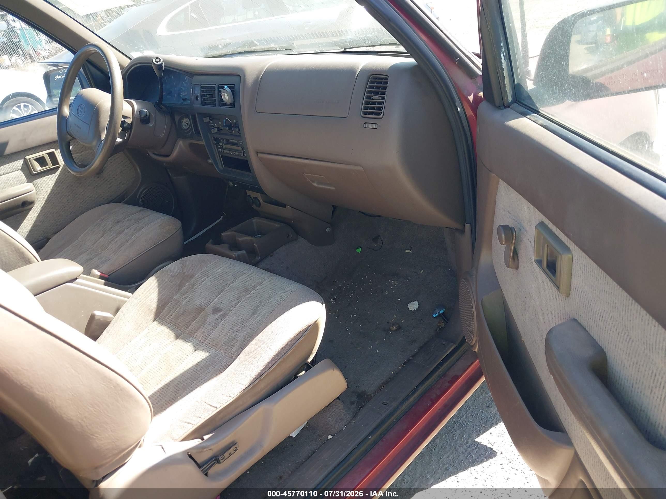 1998 Toyota Tacoma   Burgundy vin: 4TAVL52N4WZ007844