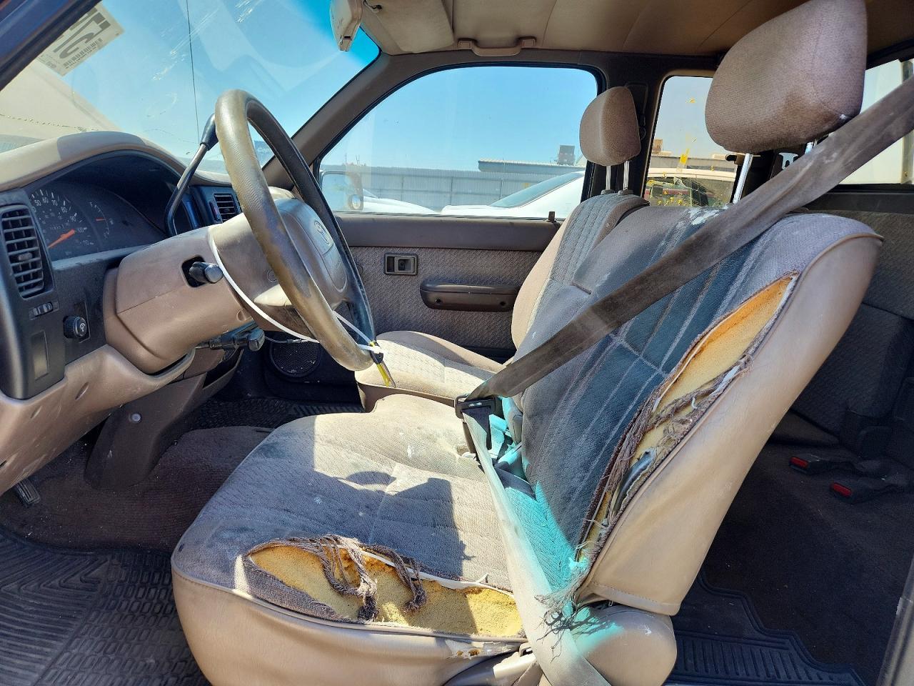 1996 Toyota Tacoma Xtracab Gold vin: 4TAVL52N5TZ113537