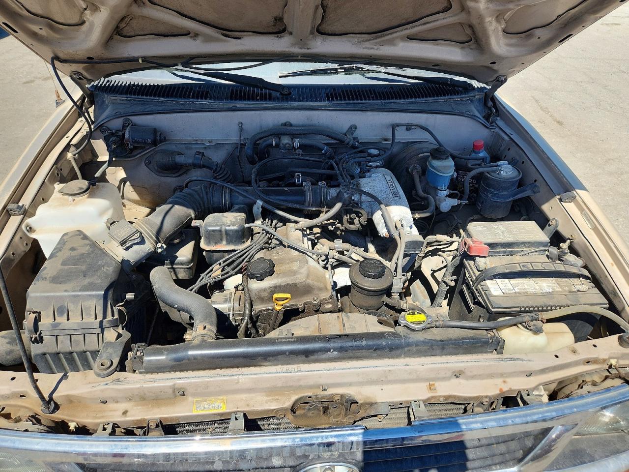 1996 Toyota Tacoma Xtracab Gold vin: 4TAVL52N5TZ113537