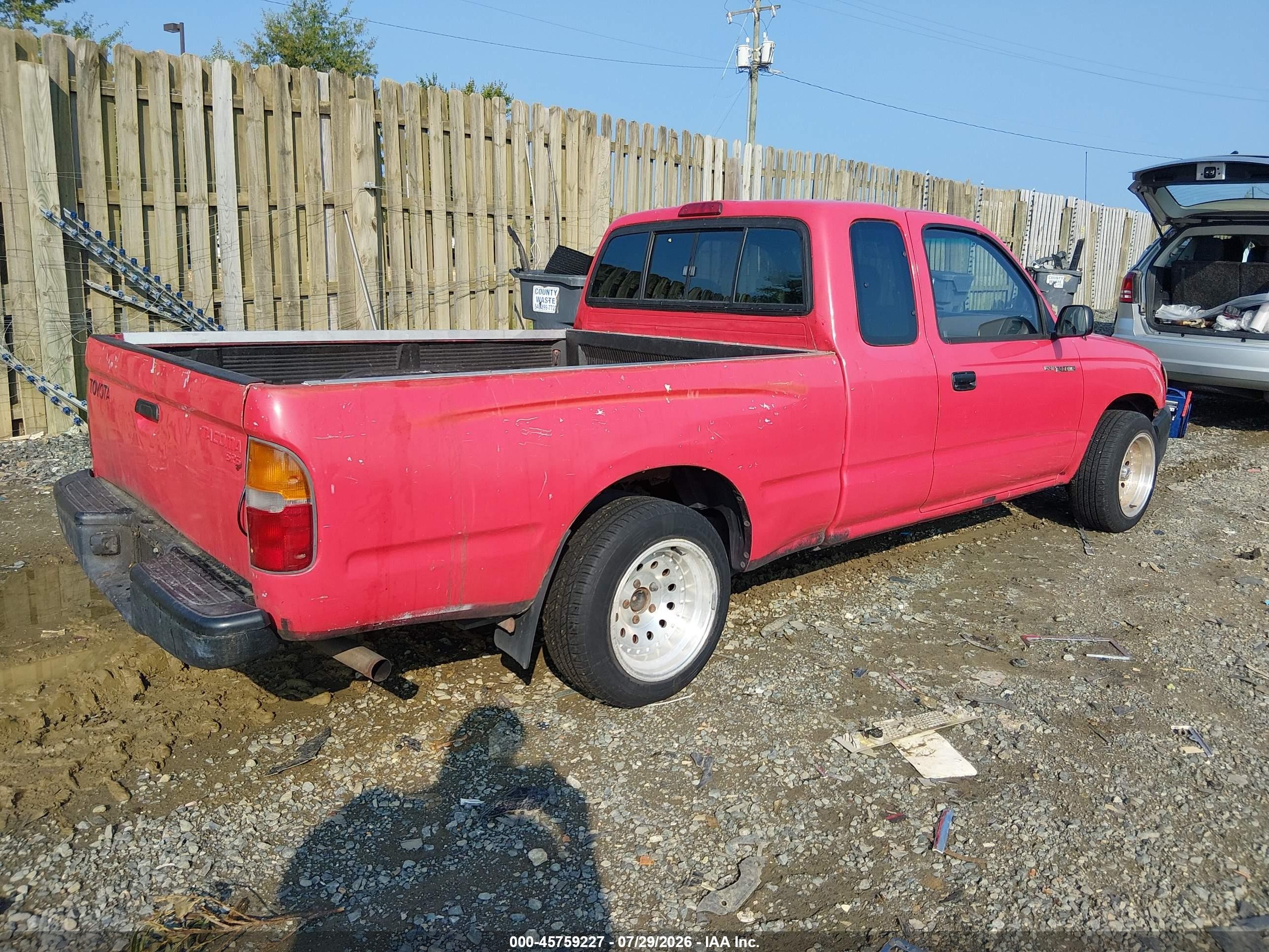 1998 Toyota Tacoma   Красный vin: 4TAVL52N5WZ053957