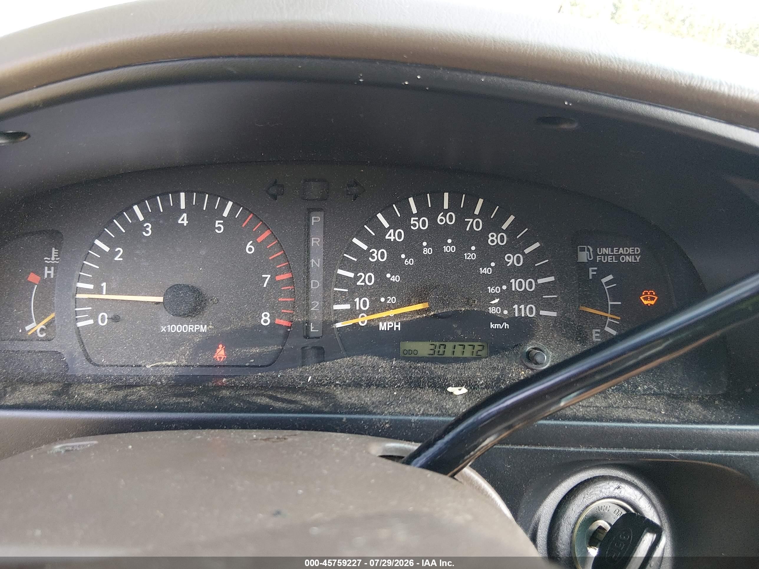 1998 Toyota Tacoma   Красный vin: 4TAVL52N5WZ053957