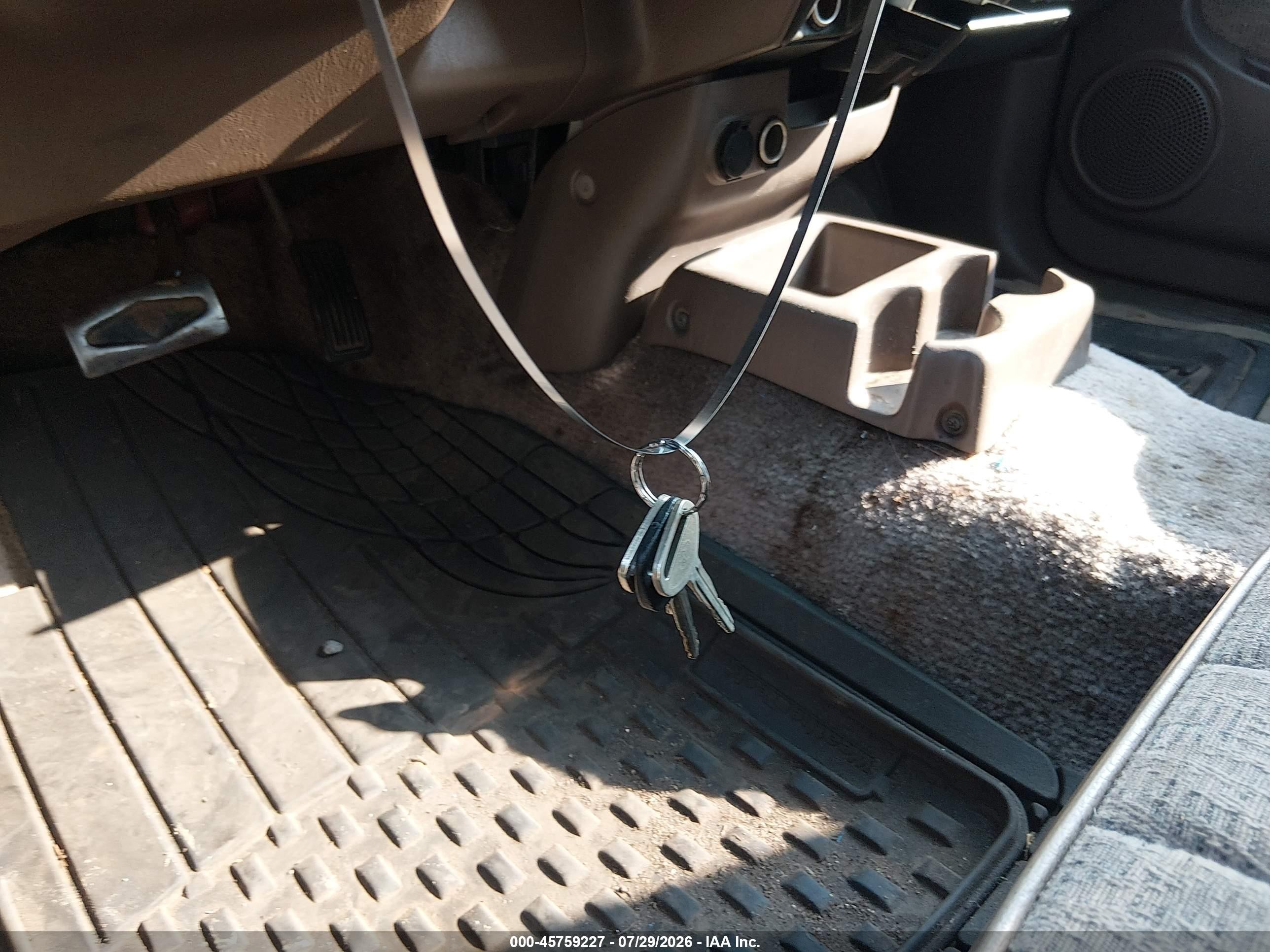 1998 Toyota Tacoma   Красный vin: 4TAVL52N5WZ053957