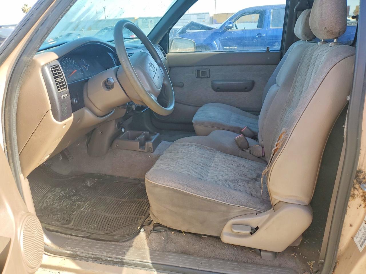 1999 Toyota Tacoma Xtracab Gold vin: 4TAVL52N5XZ567941