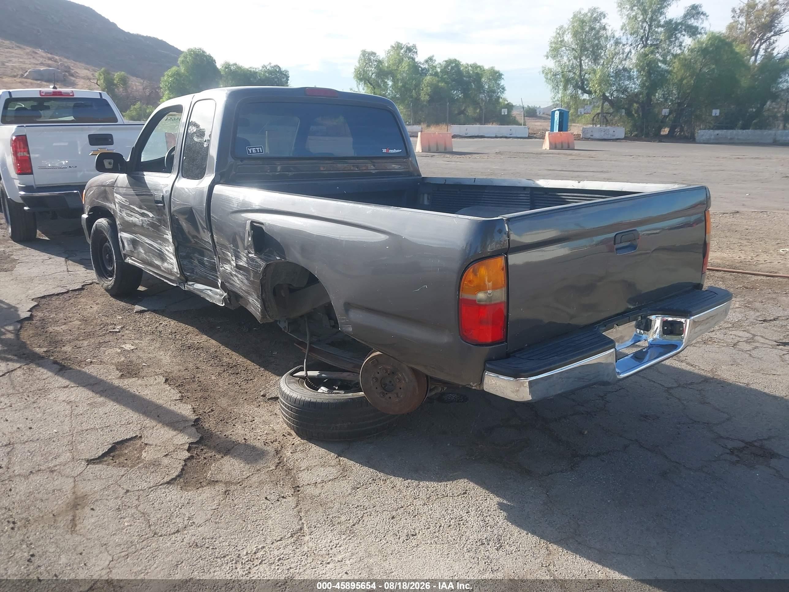 2000 Toyota Tacoma   Gray vin: 4TAVL52N5YZ581999