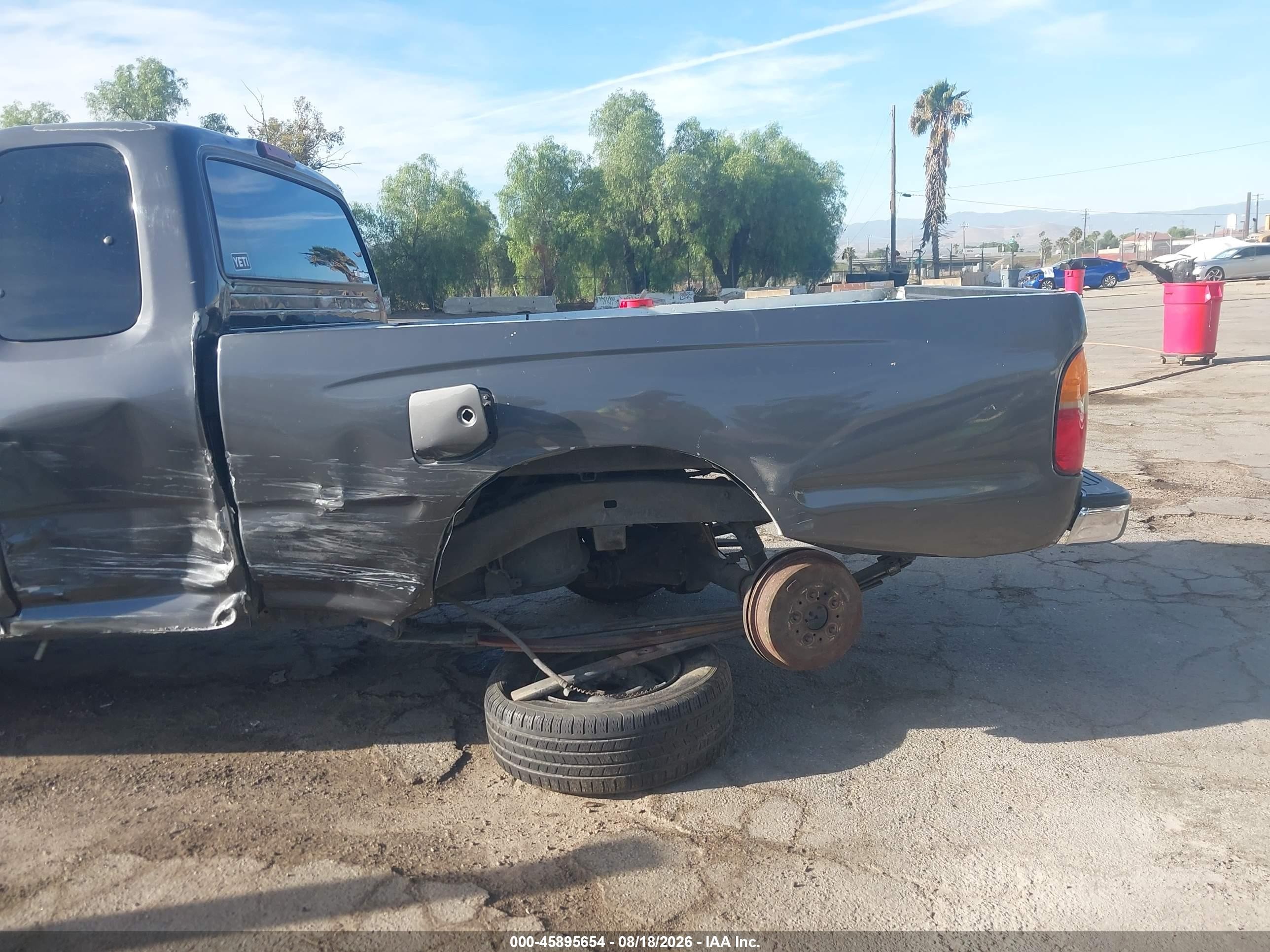 2000 Toyota Tacoma   Gray vin: 4TAVL52N5YZ581999