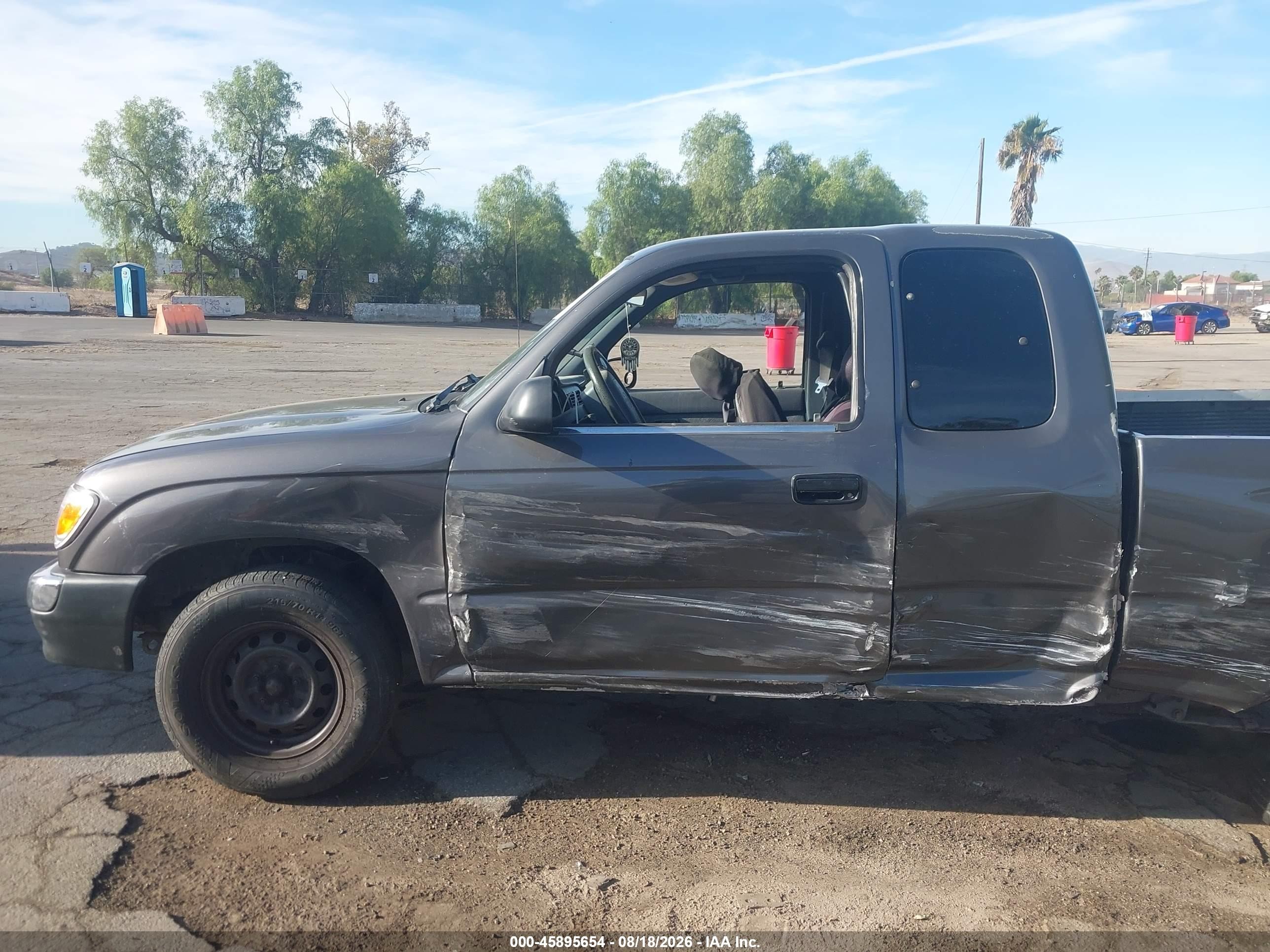 2000 Toyota Tacoma   Gray vin: 4TAVL52N5YZ581999