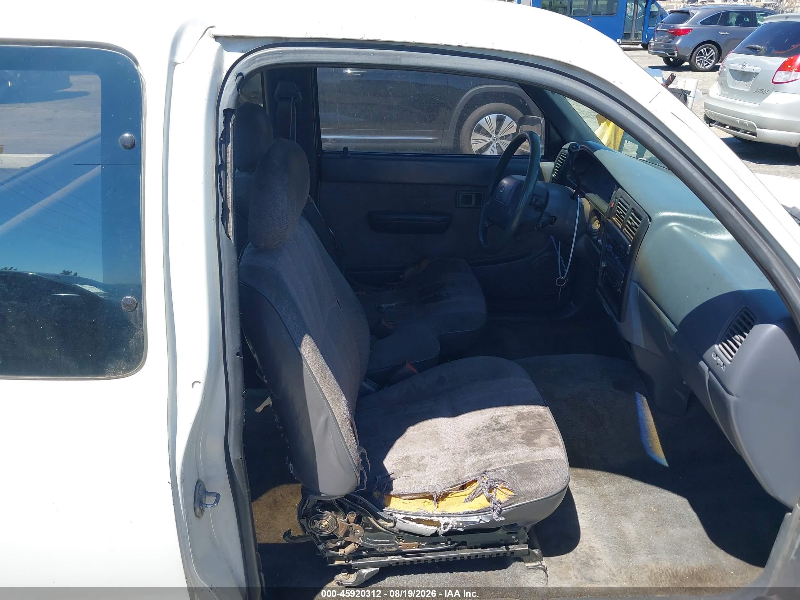 1997 Toyota Tacoma   White vin: 4TAVL52N6VZ235259