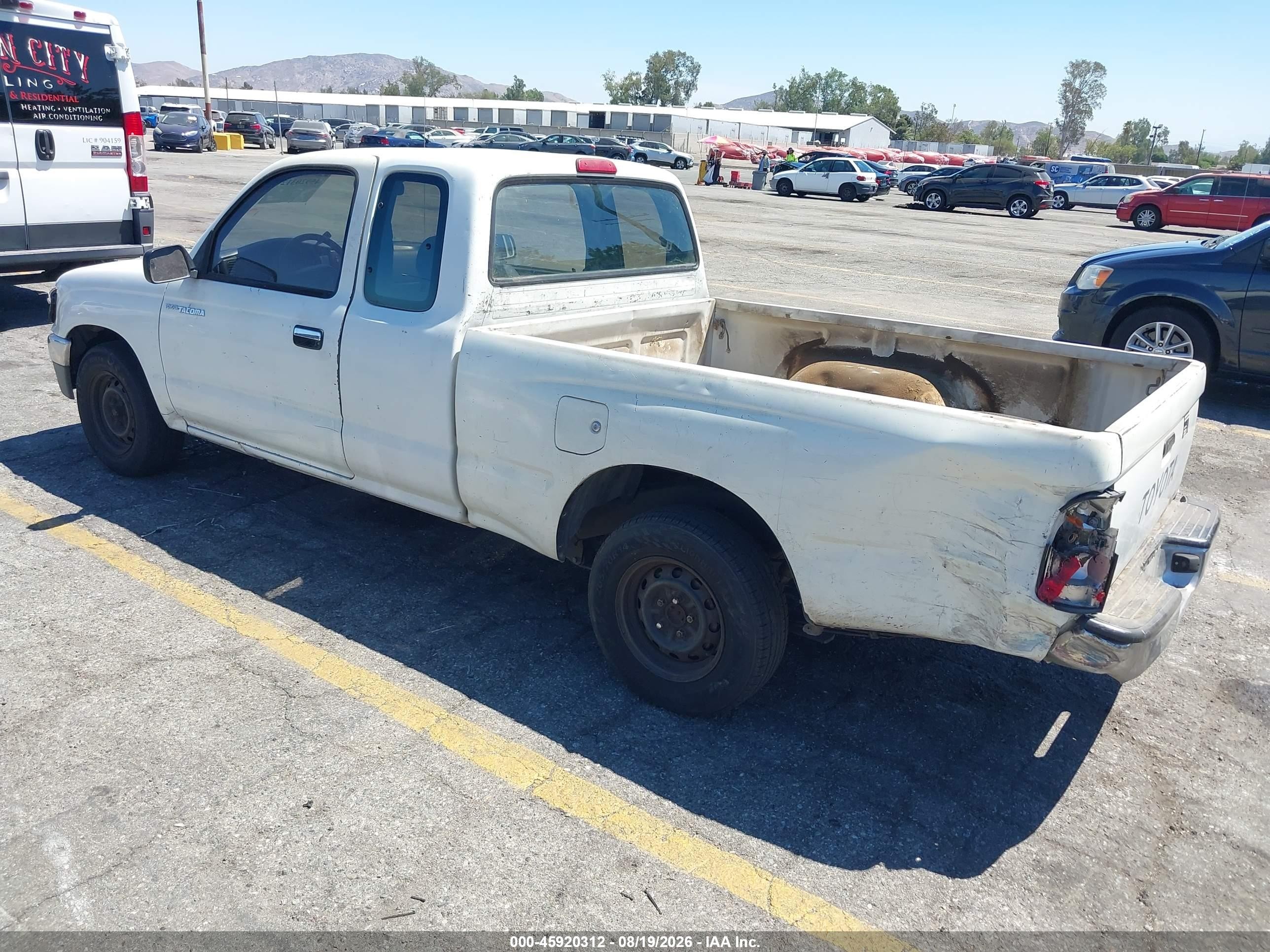 1997 Toyota Tacoma   White vin: 4TAVL52N6VZ235259