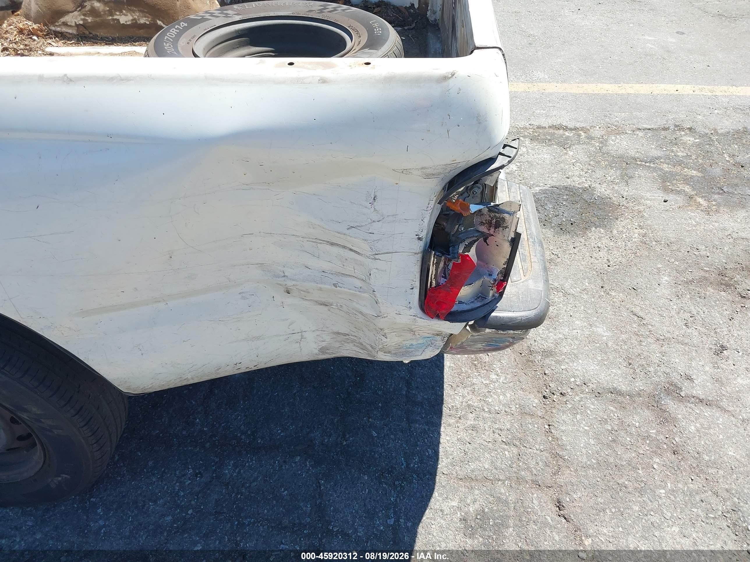 1997 Toyota Tacoma   White vin: 4TAVL52N6VZ235259