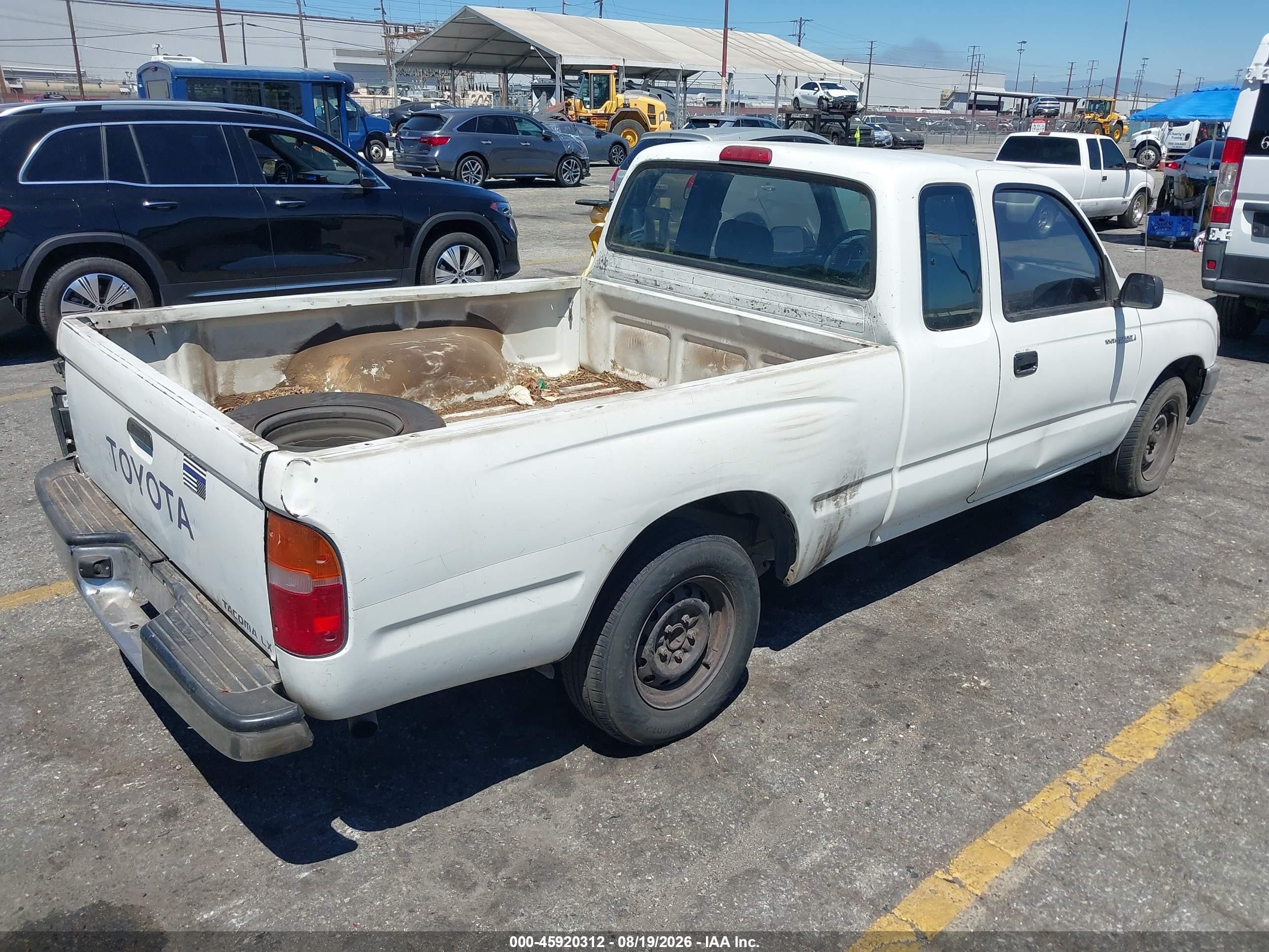1997 Toyota Tacoma   White vin: 4TAVL52N6VZ235259
