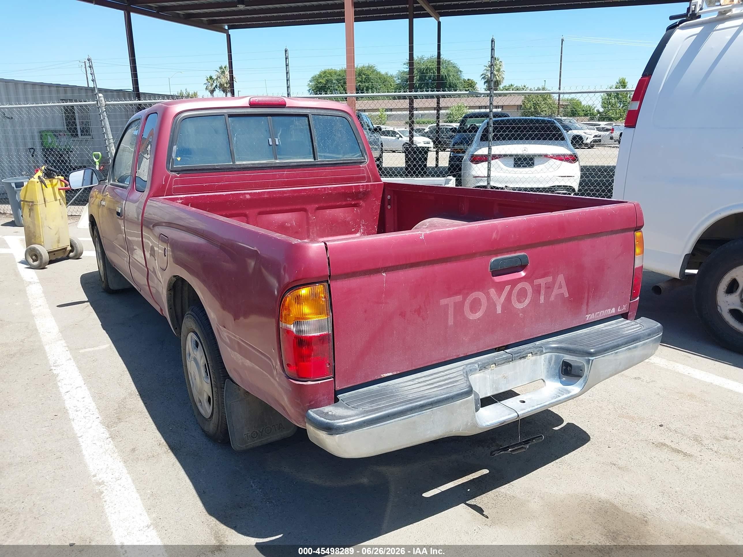 1997 Toyota Tacoma   Red vin: 4TAVL52N6VZ313488