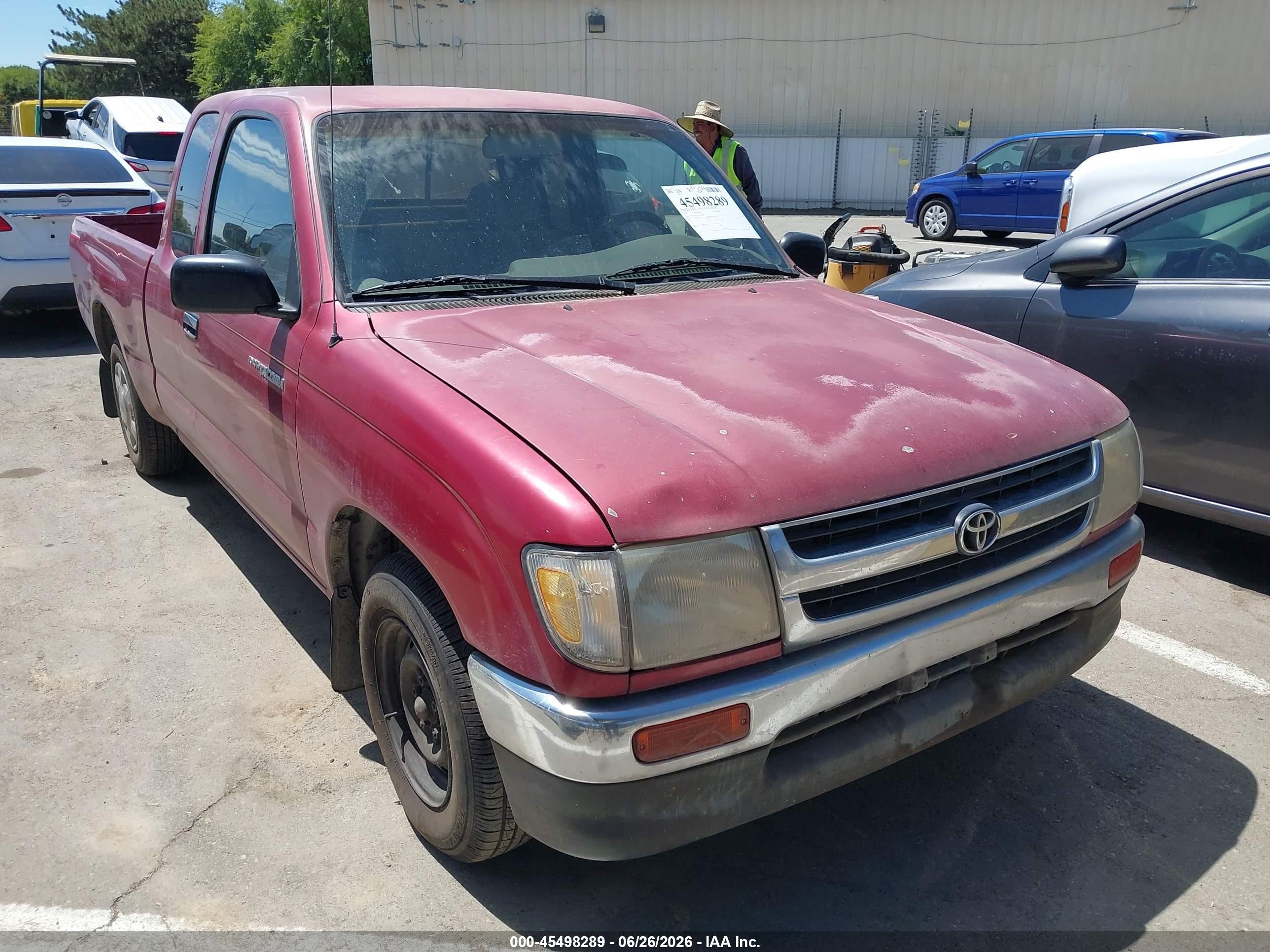 1997 Toyota Tacoma   Red vin: 4TAVL52N6VZ313488