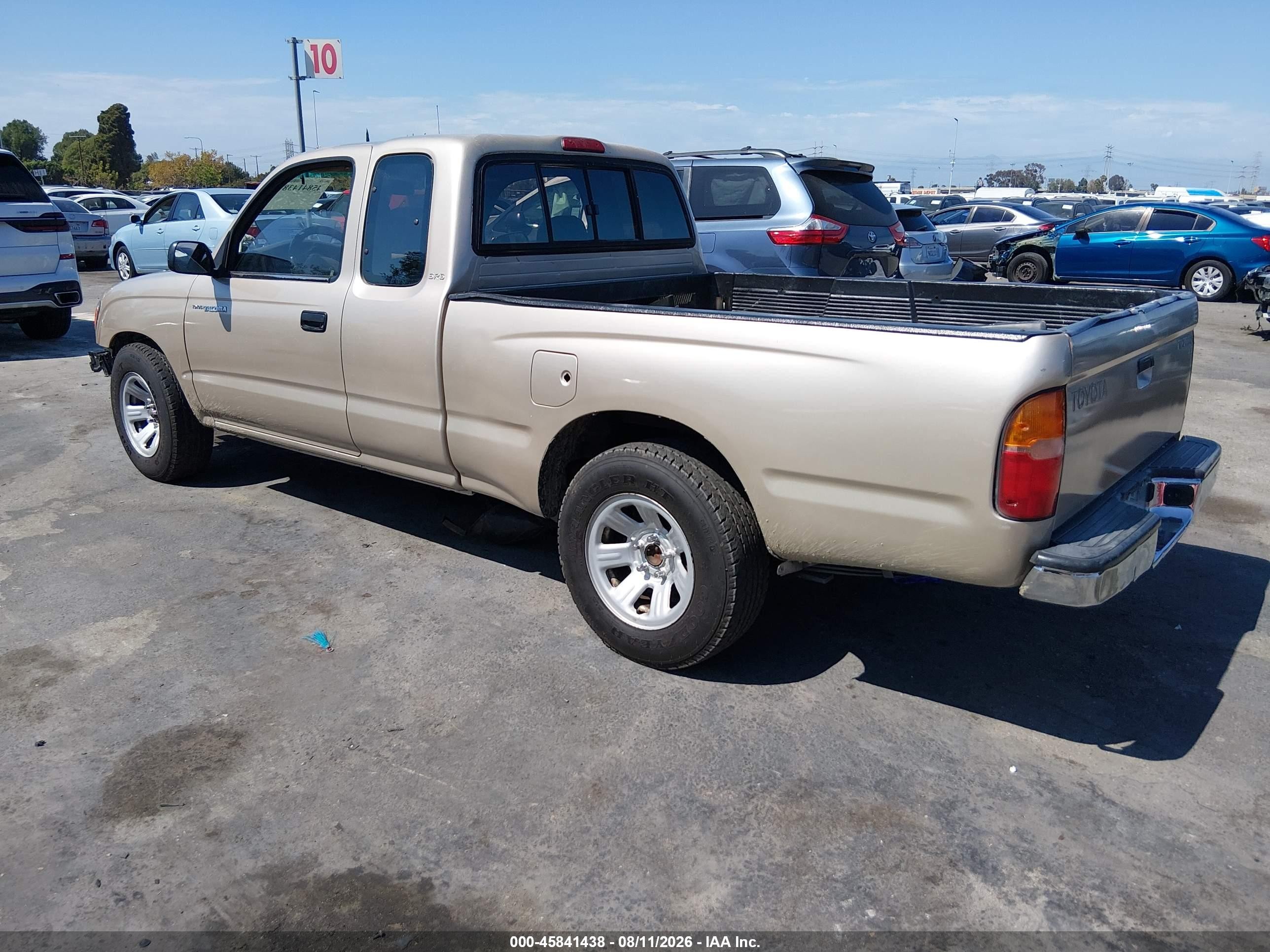 1998 Toyota Tacoma   Бежевый vin: 4TAVL52N6WZ016982
